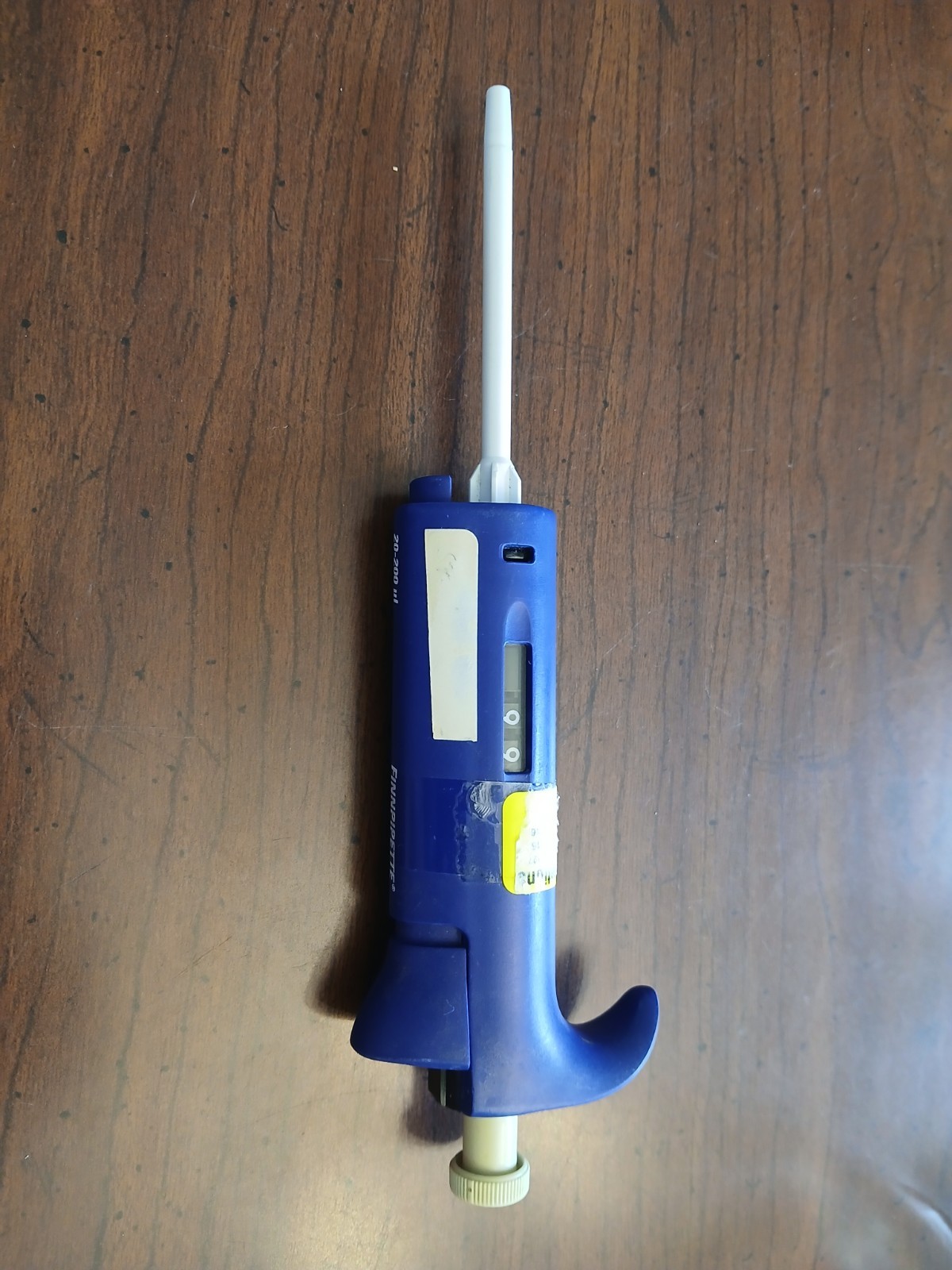 FINNPIPETTE 20-200 uL SINGLE CHANNEL PIPETTE FOR PARTS OR NOT WORKING