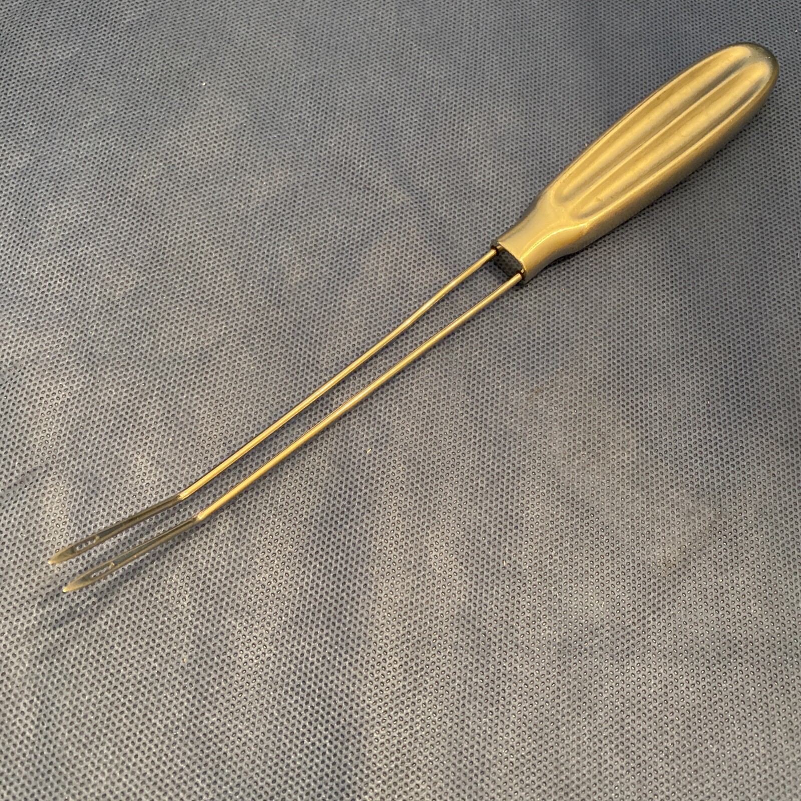 V. Mueller GU4590, Cobb-Ragde, 40°, Slightly Malleable, L: 10″, Surgical