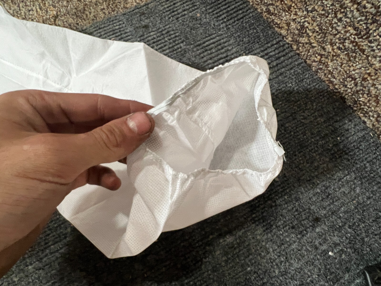 Box of 200 Kimberly Clark KleenGuard White Sleeve Protector A20 36870
