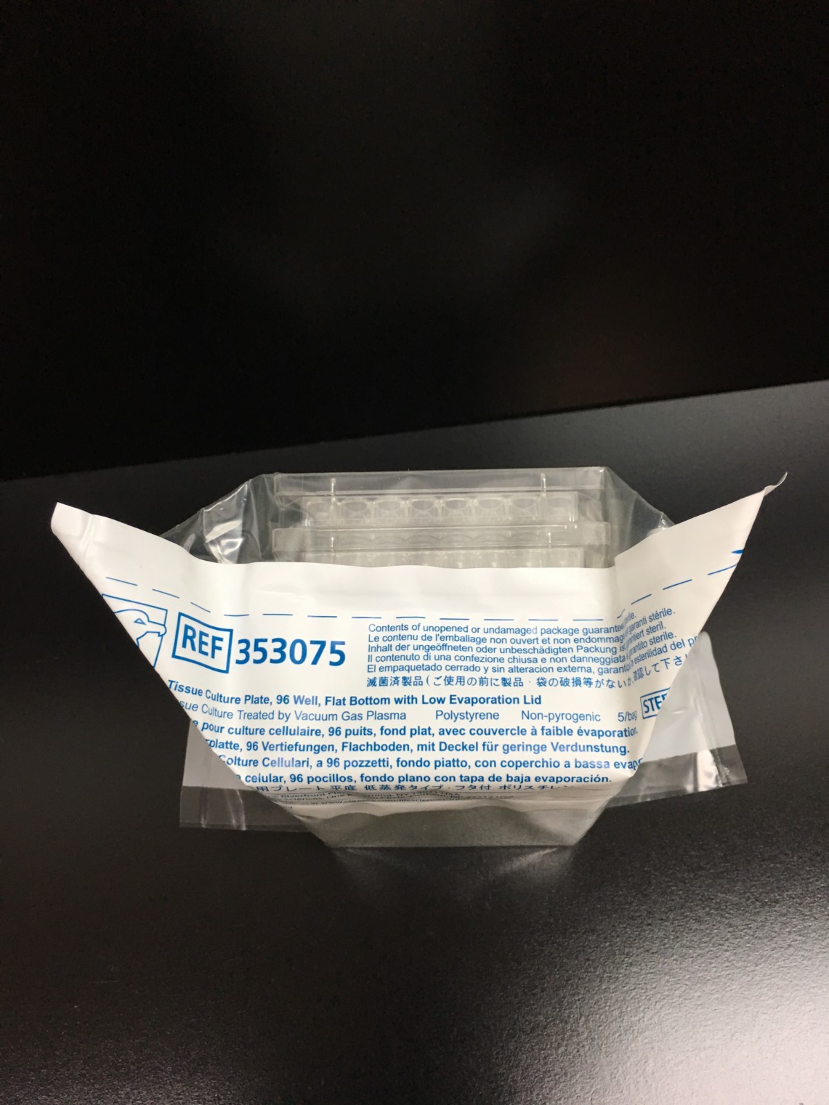 Corning Falcon REF 353075 TC-treated Culture Microplate 96-well with Lid Sterile