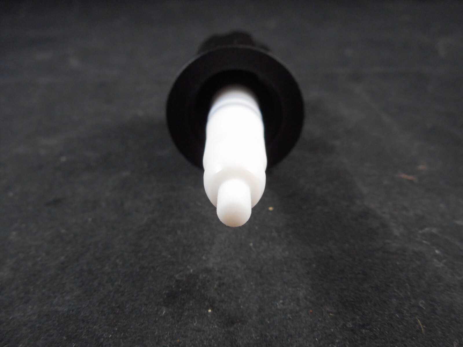 SYNTHWARE Plastic 0-4mm High Vacuum Valve Replacement Plug PTFE Protected 1/PACK