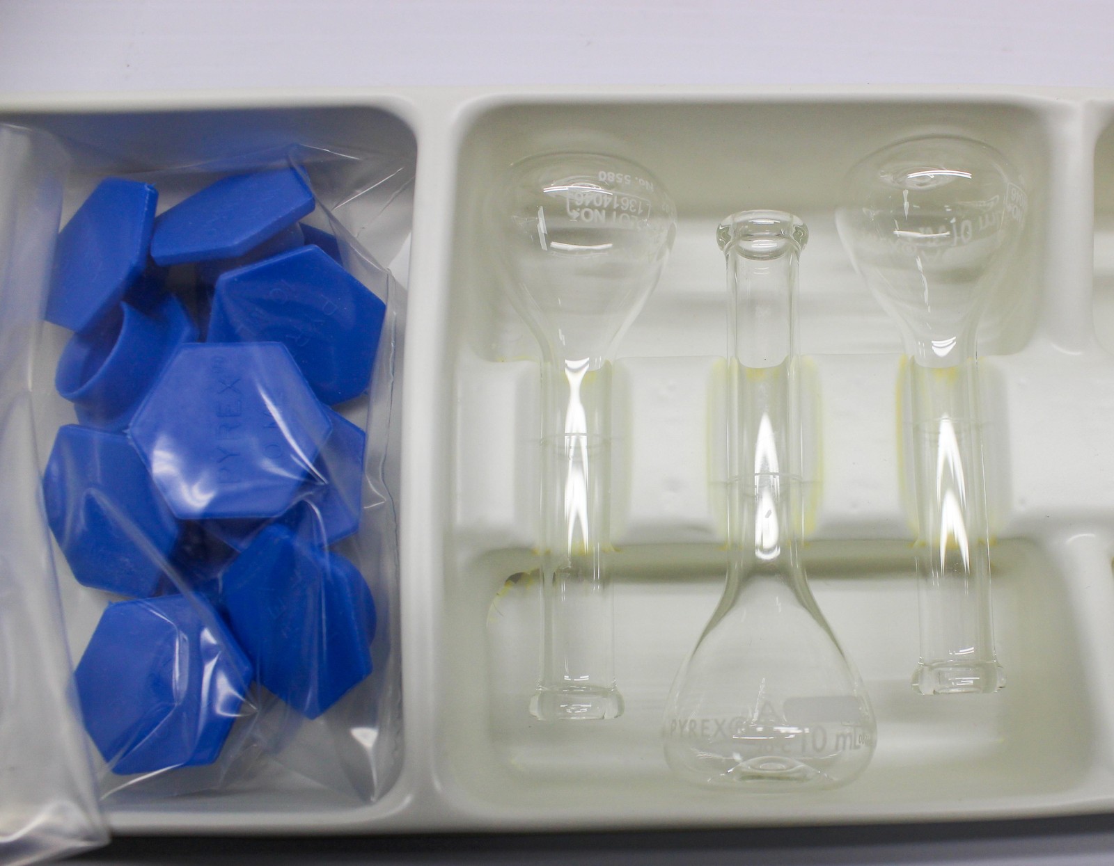 Corning Pyrex Class A Volumetric Flask 10 mL with Snap Cap, N (New) (3320685968)