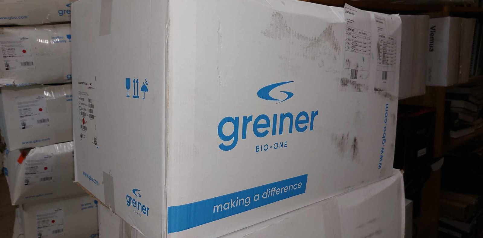 (240 Pcs) Greiner Bio-One 688161 Polystyrene Petri Dish, 6 Vents, Sterile, Clear