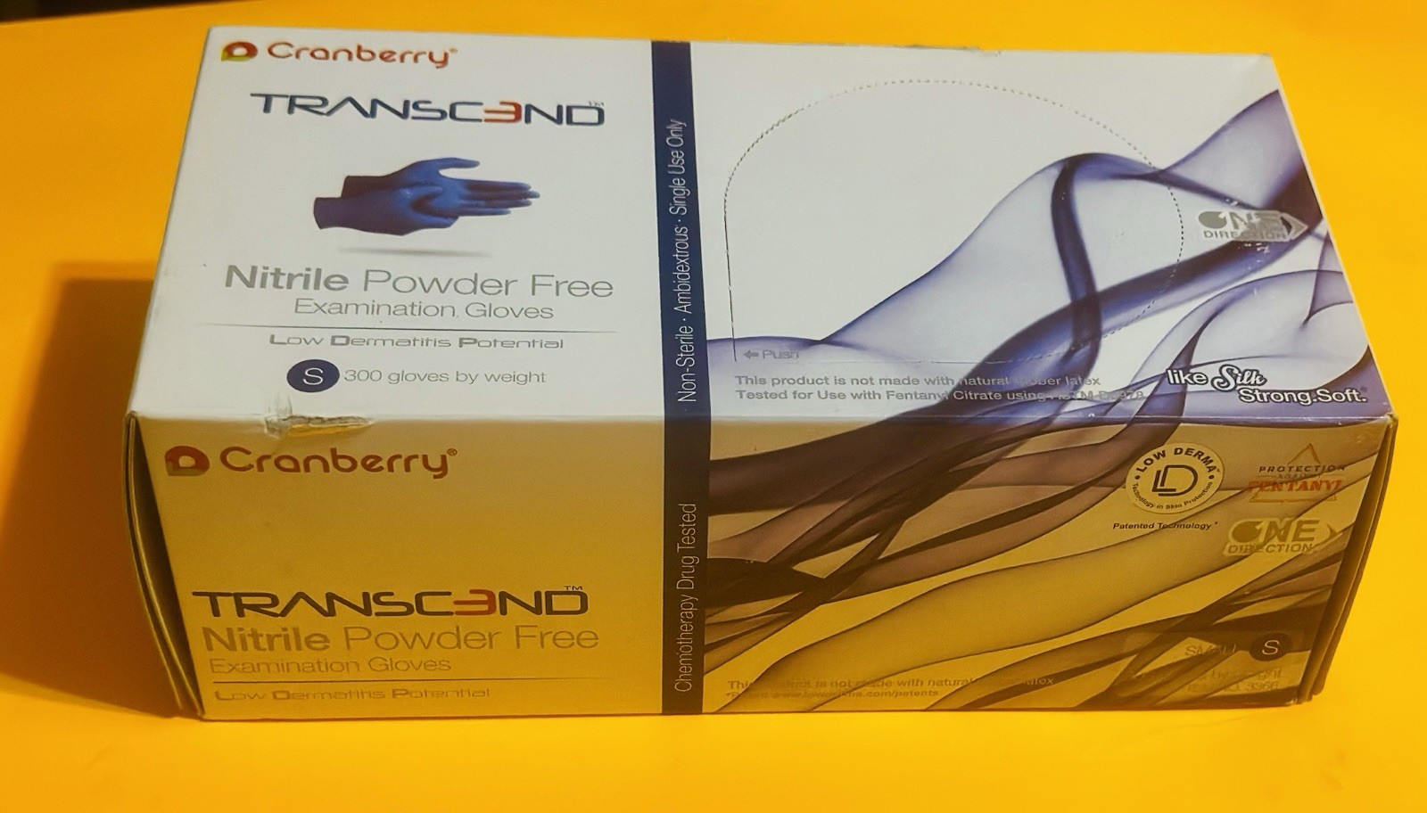 Cranberry Transcend Nitrilie Powder-Free Nitrile Exam Gloves Size Small 300ct