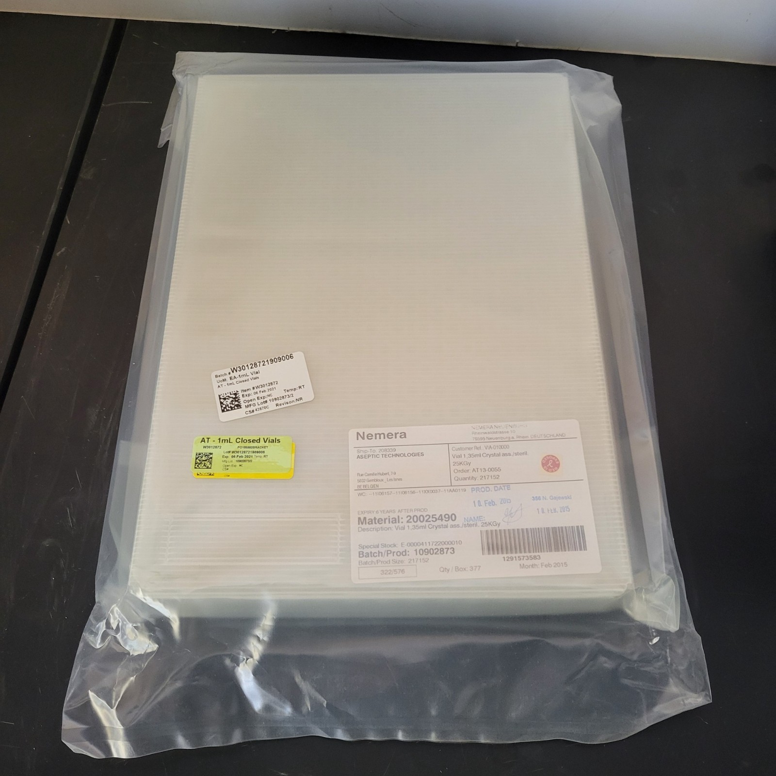 1 tray, 377 Aseptic Technologies AT-1 ml closed vials