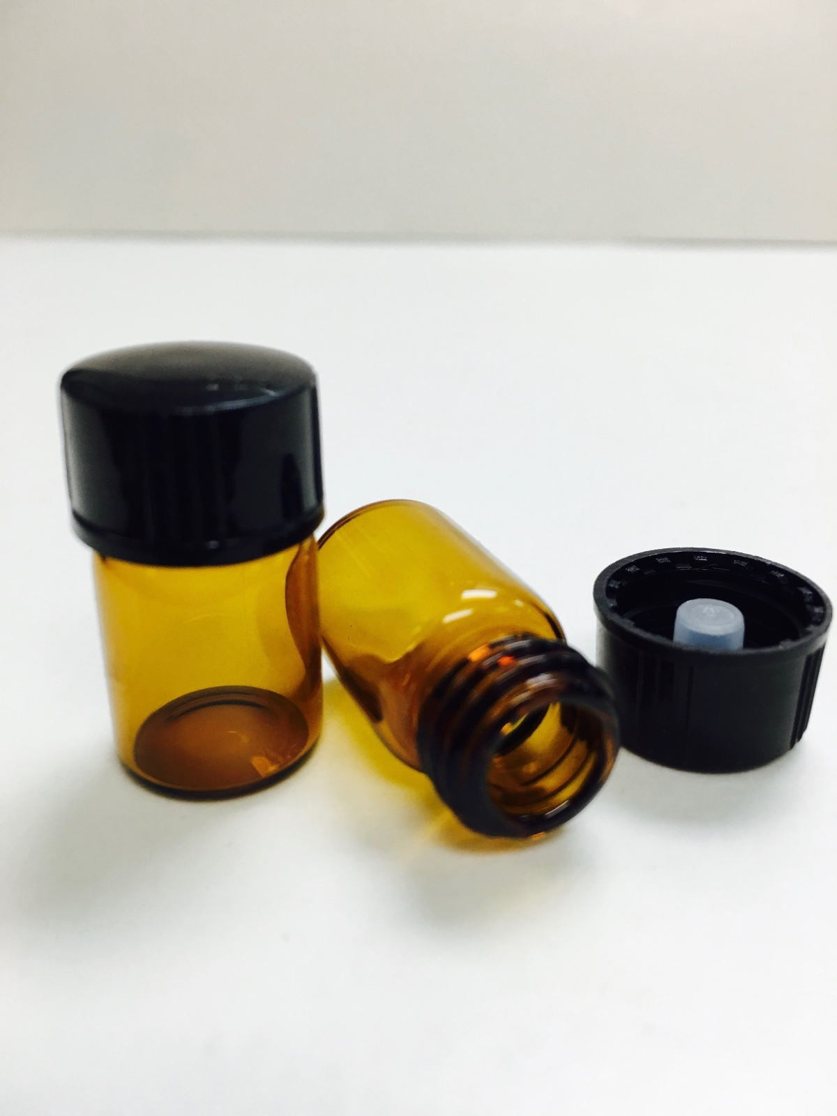 144 Pcs Amber 5/8 Dram Glass Vials with Cone Liner caps (15mmX26mm)