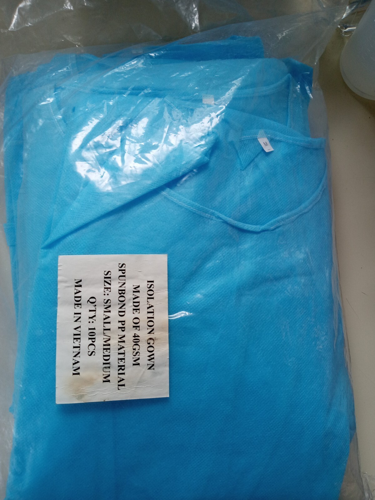 Isolation Gown 40GSM Spunbond PP Material Size Small/Medium 8 Gowns