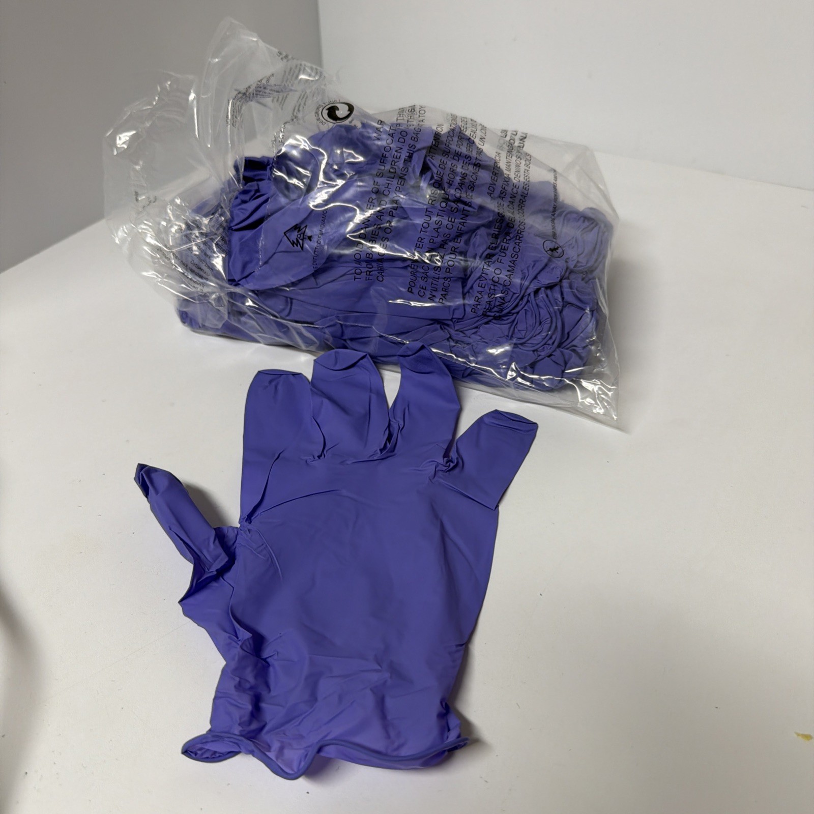 100 Nitrile Blue Gloves, Size L/XL, Powder-Free Pack Of 100