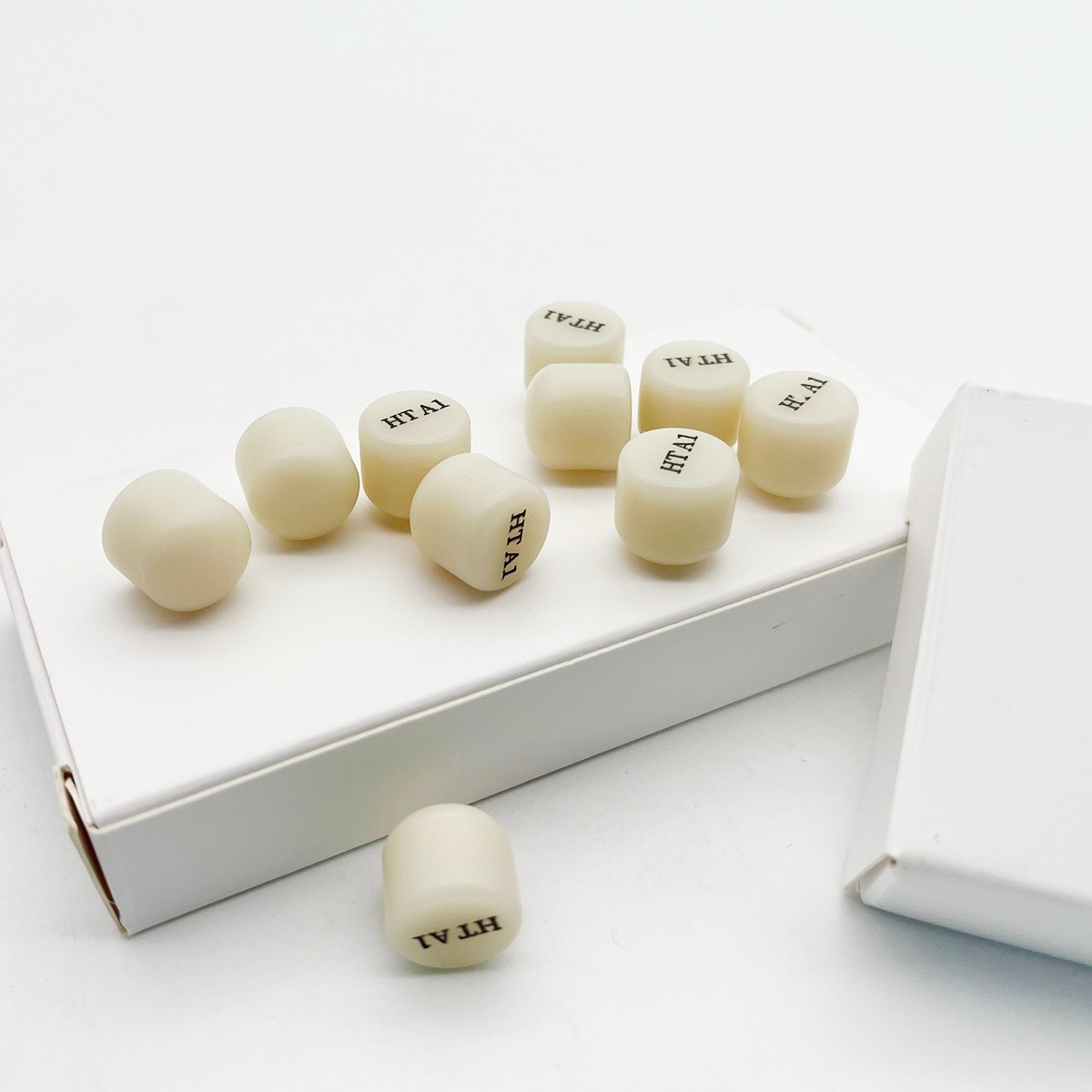 10Pcs/Box Dental Lab Emax Press Ingots Glass Ceramics Block Material HT/LT