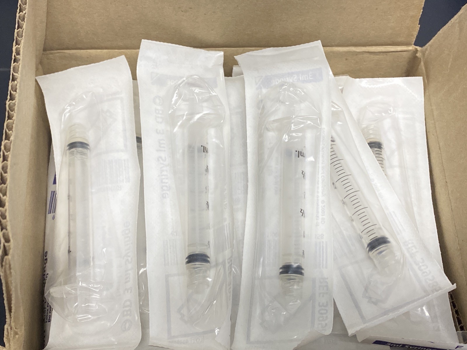 (95) General Use 3mL Plastic Graduated Luer Lock Syringes Blister Packed