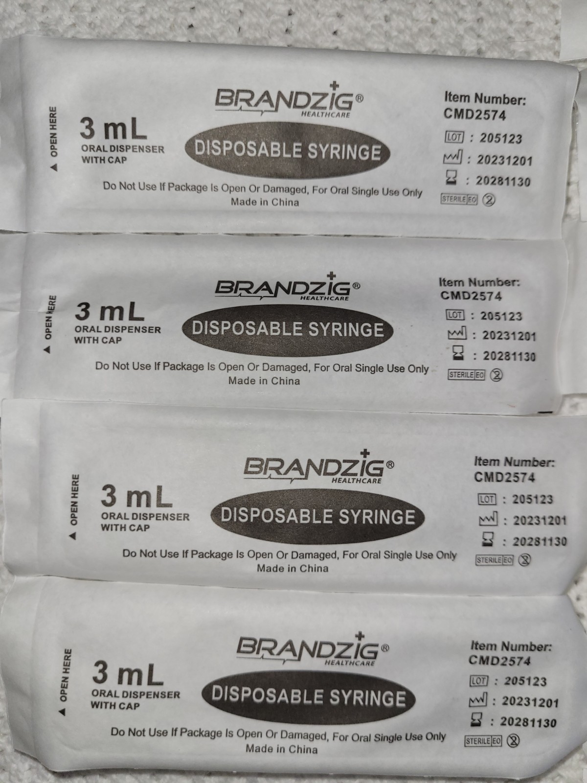 lot of 37 Brandzig 3 mL oral dispenser syringes with luer slip tip