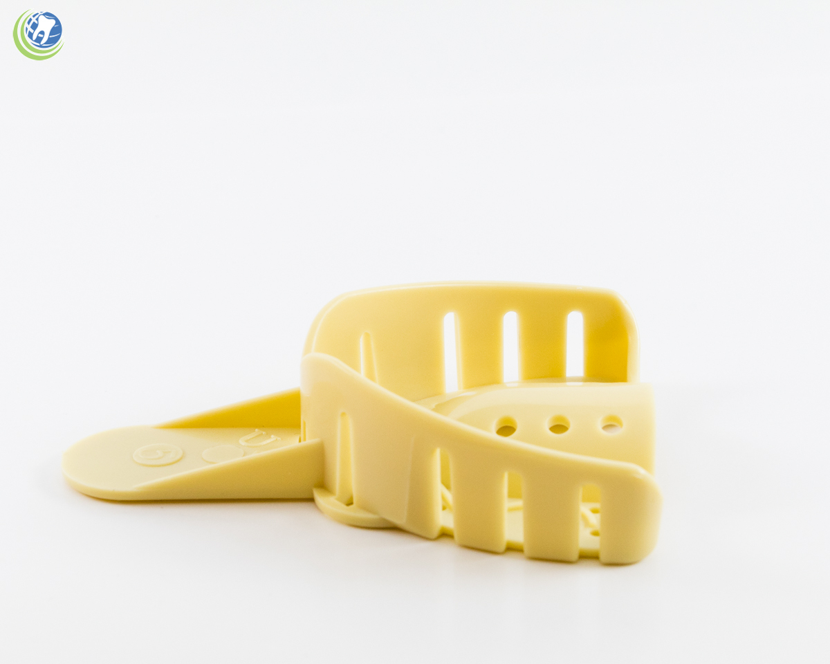 DENTAL PLASTIC AUTOCLAVABLE IMPRESSION TRAYS UPPER SMALL US #5 12/Bag