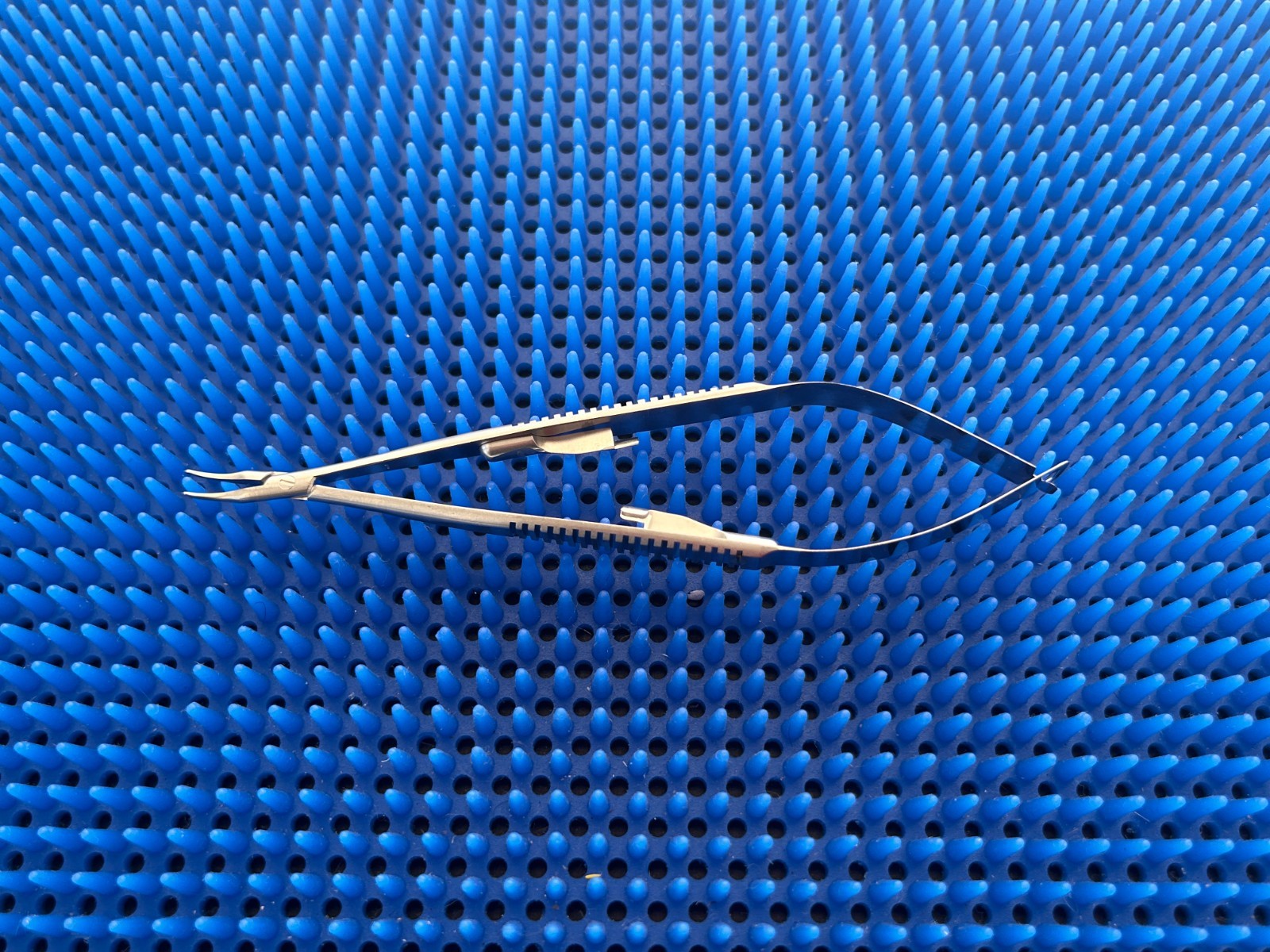 KLS Martin 20-307-14-07 Microneedle holder curved, with ratchet, 14.5 cm