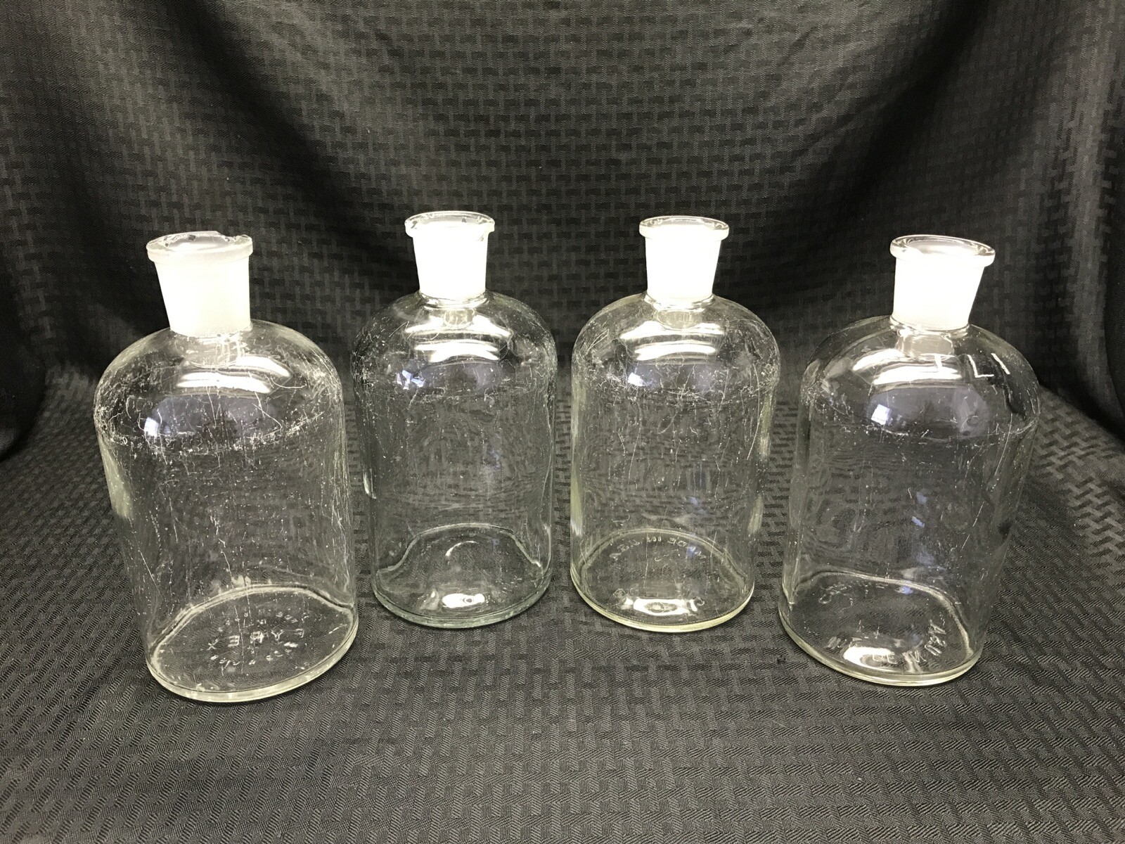 (Lot of 4) PYREX Glass 1000mL 1L Heavy Wall Apothecary Reagent Bottles B