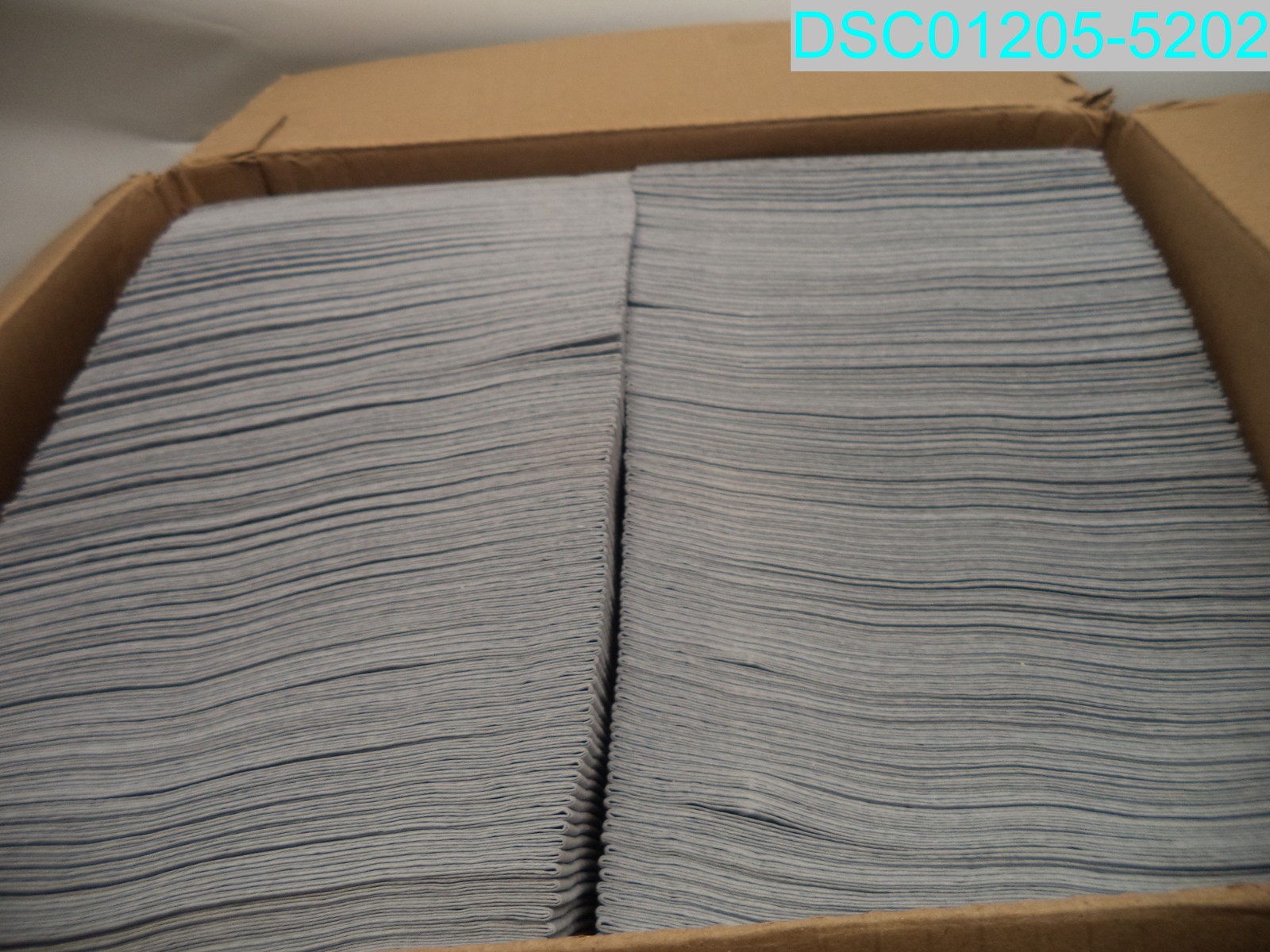 QTY=450: 102-0121 Gray Safco Royal 3-Ply Plus Poly Absorbent Patient Towels