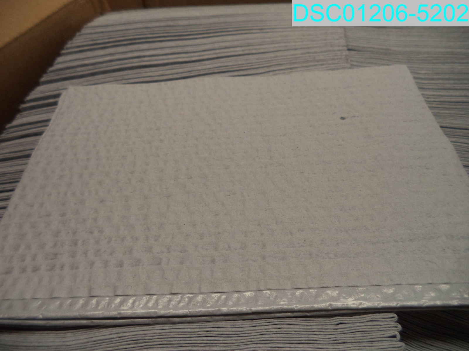 QTY=450: 102-0121 Gray Safco Royal 3-Ply Plus Poly Absorbent Patient Towels