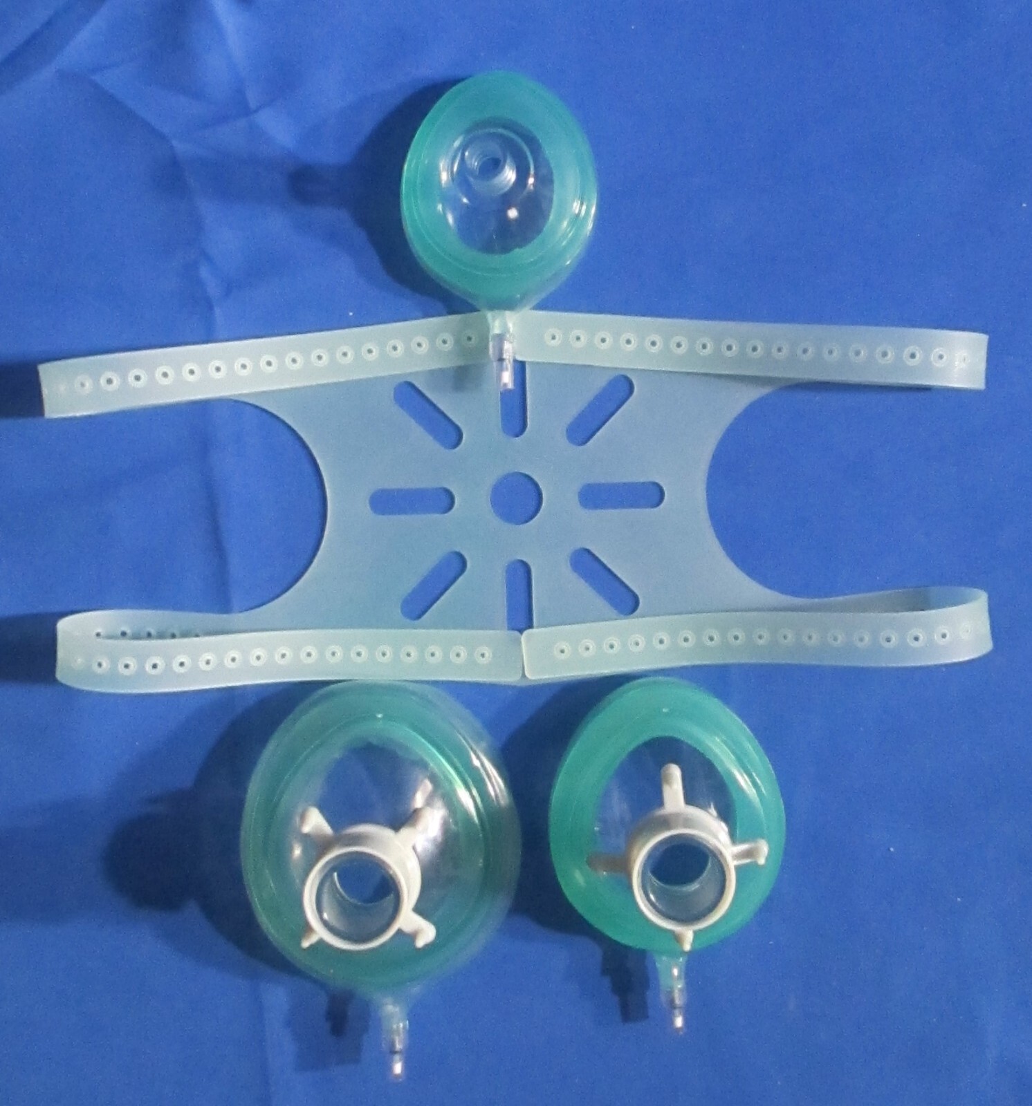 Medline Pediatric Anesthesia Face Mask (Infant-2, Child-3 & Small-4) & Harness