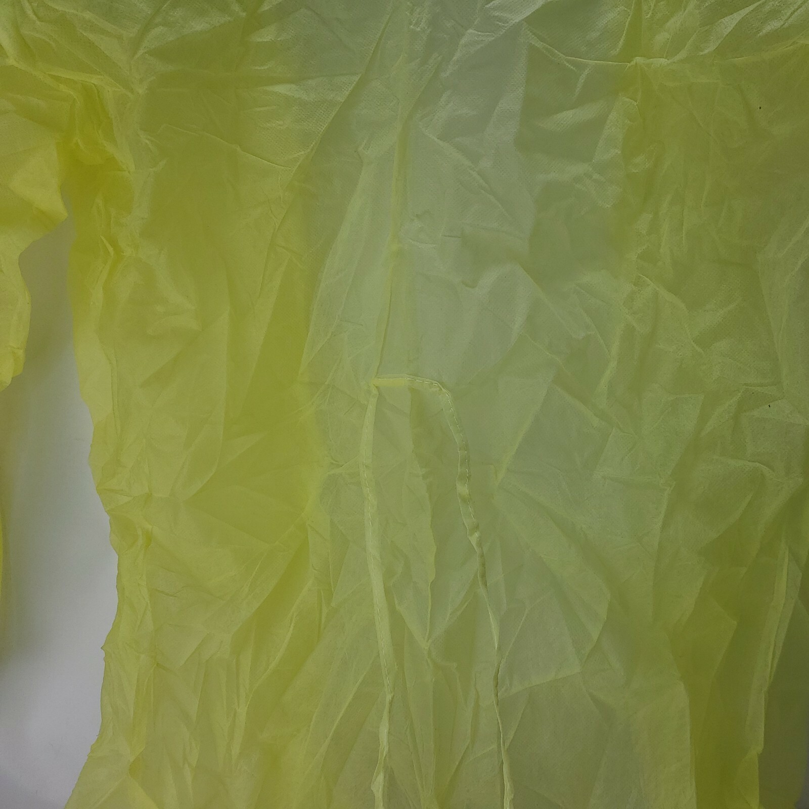 PPE Disposable Polypropylene Protective Isolation Gowns 30 GSM 50 Ct Yellow OSFM