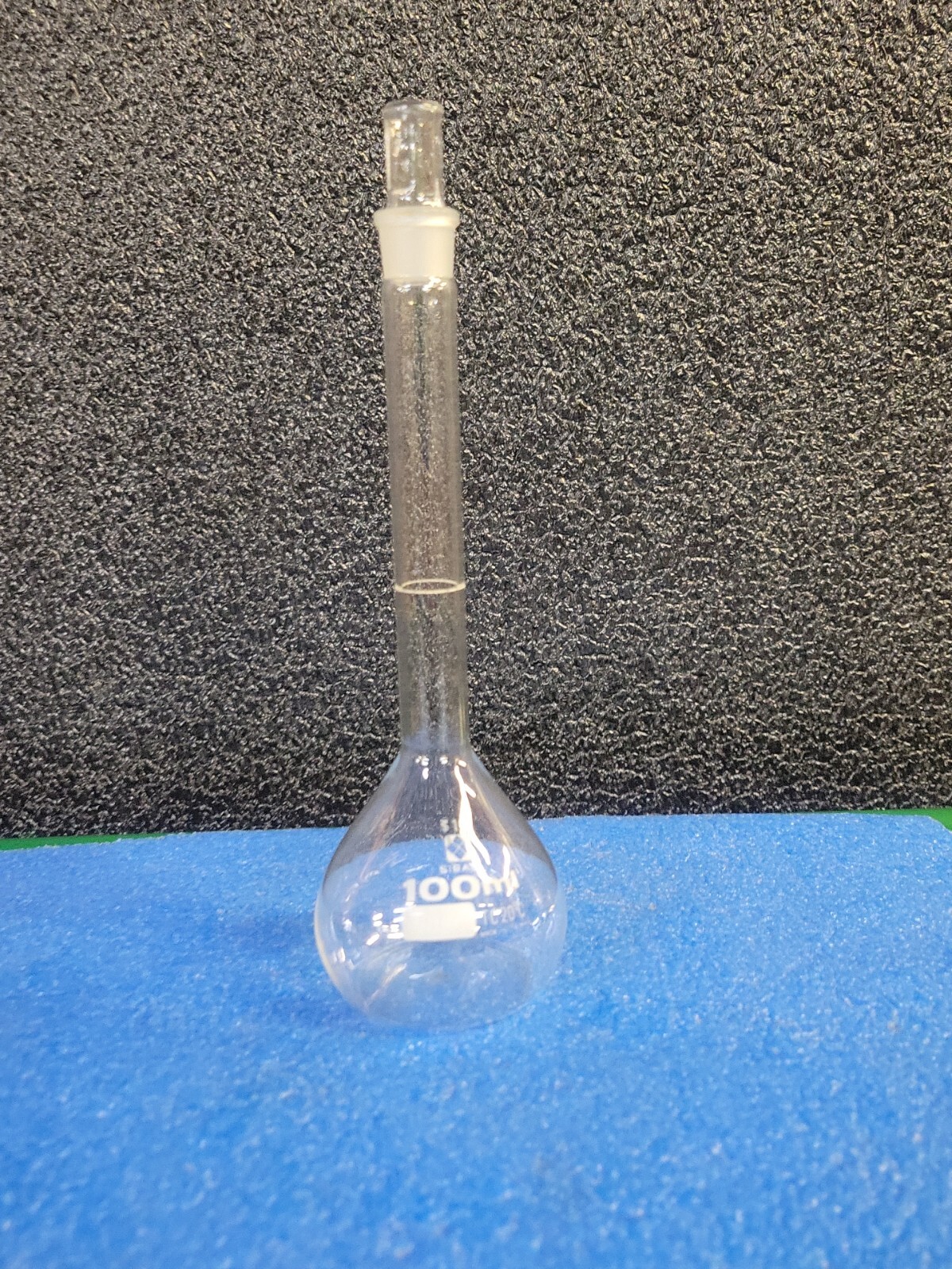 SIBATA Class A Glass 100mL TC ± 0.08mL Volumetric Flask Stopper #13 2306A-100