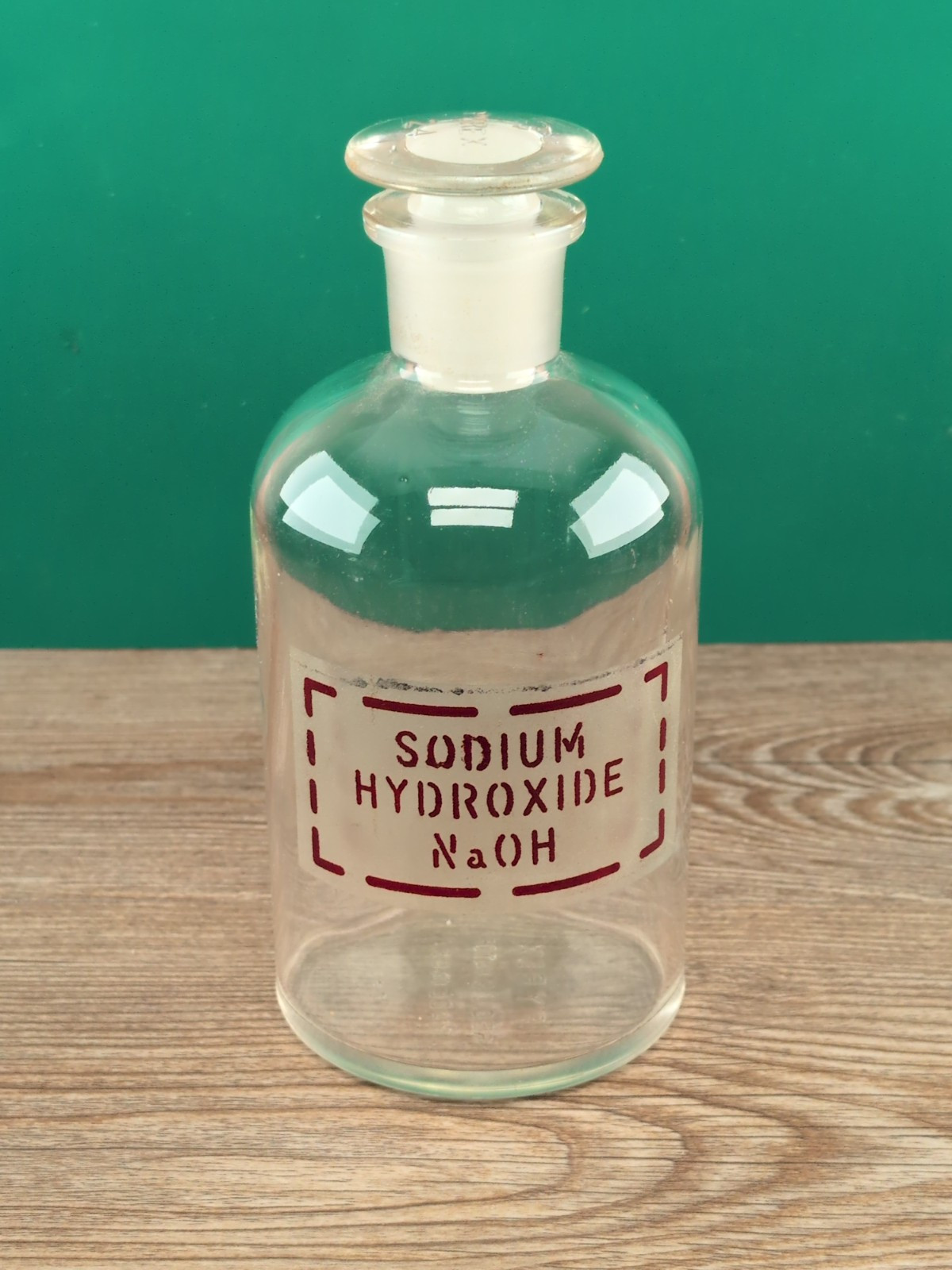 PYREX Apothecary Glass Chemist Bottle SODIUM HYDROXIDE Empty w/ Stopper 24