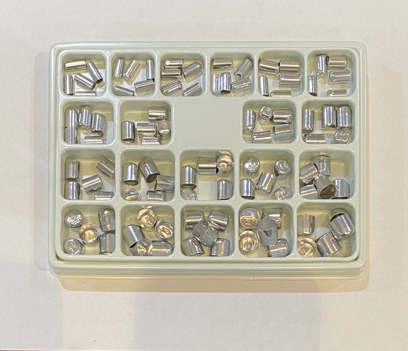 Dental Aluminum Shell Temporary Crowns Starter Kit – Asstd sizes #1-20 (100 pcs)