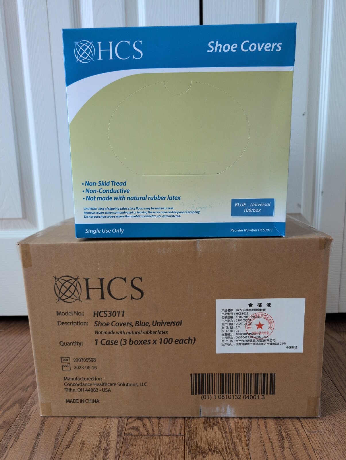 HCS Universal Size Shoe Covers 300 case
