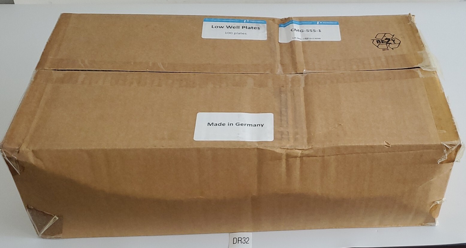 *NEW FACTORY SEALED* BOX OF 100 Perkin Elmer CMG-555-1 Low Well Plates +Warranty