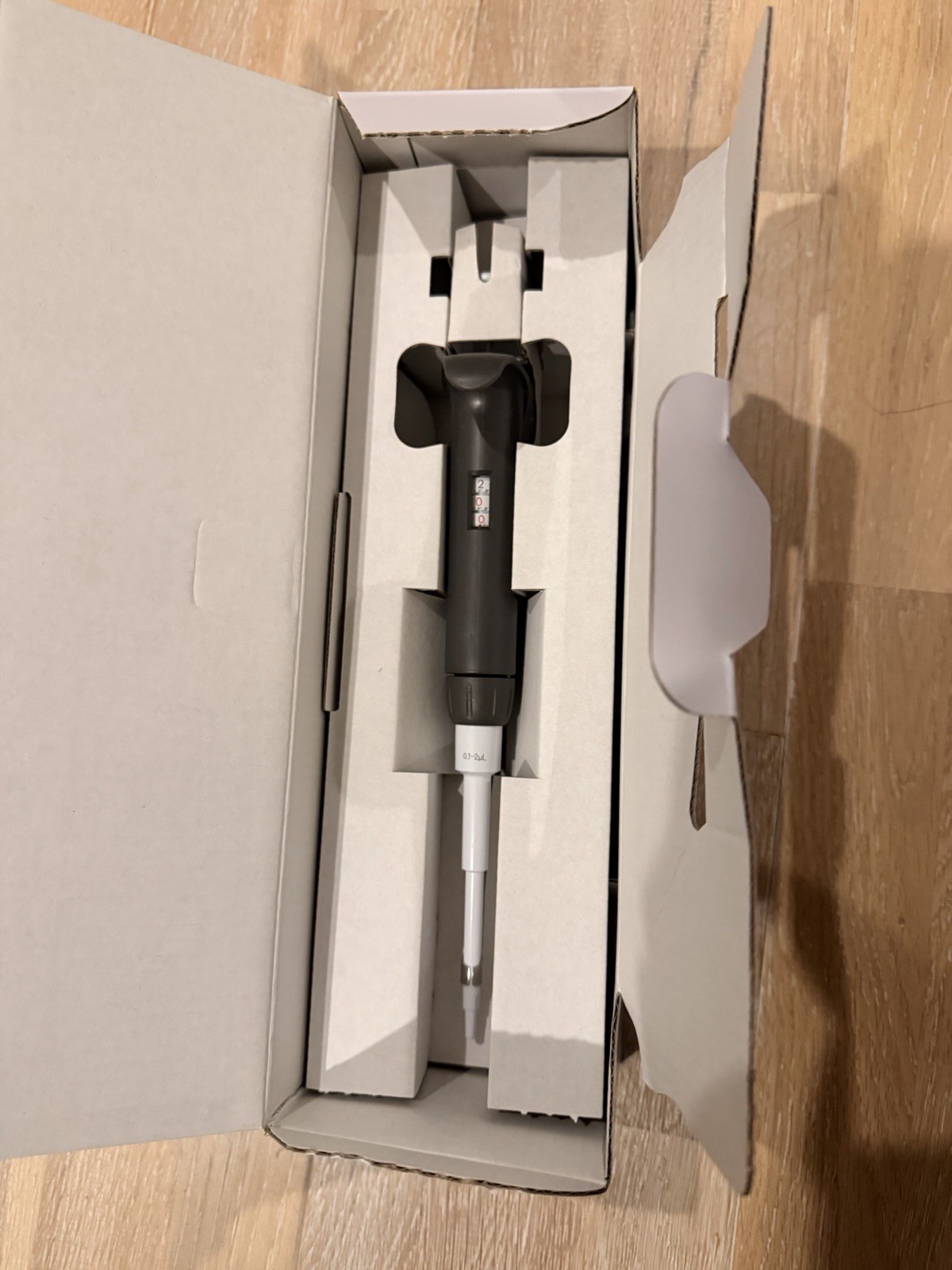 VWR Ergonomic LTS Compatible Single Channel Pipettes VWR-2