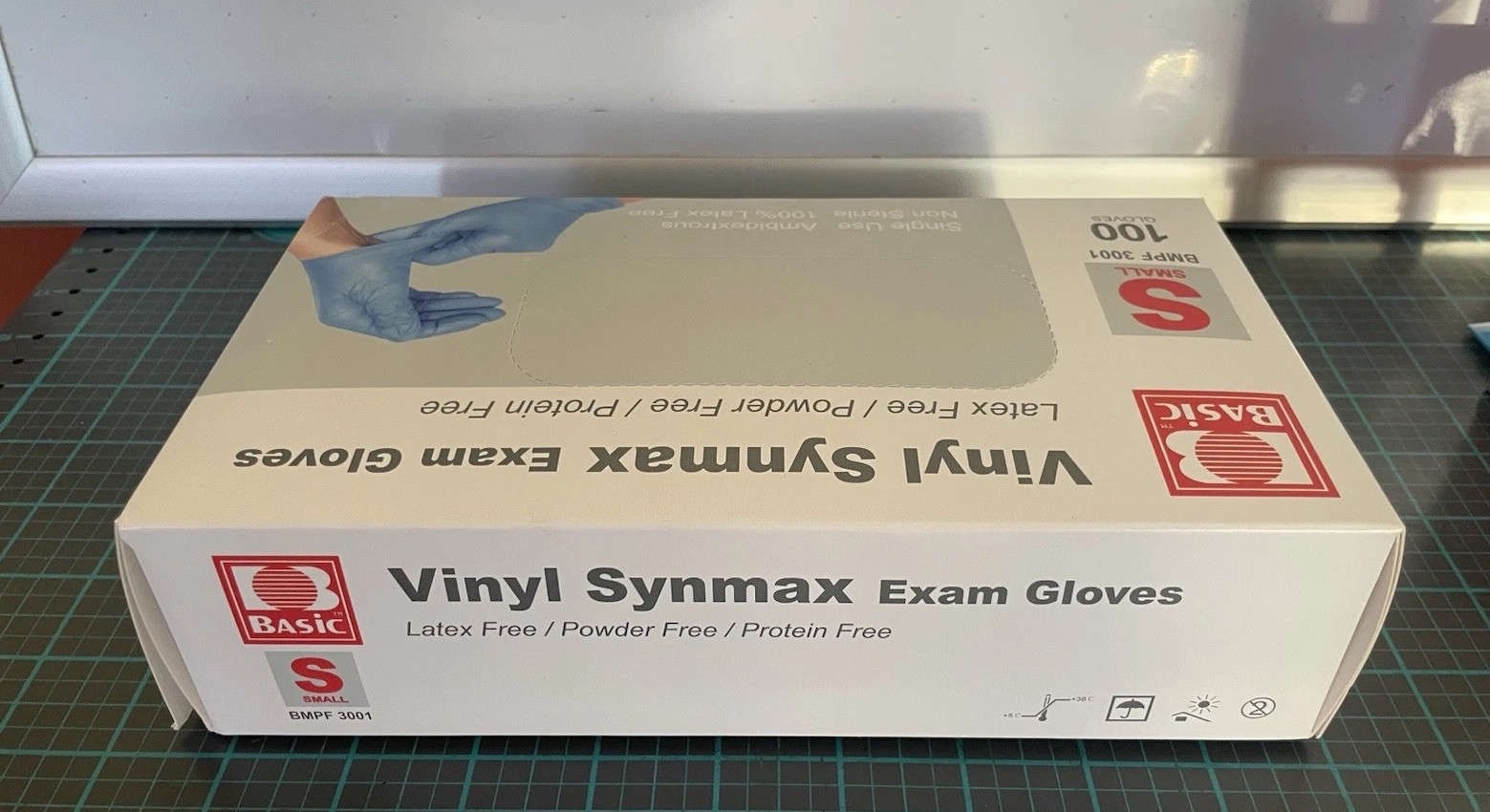 Basic Vinyl Synmax Exam Gloves Small BMPF 3001 Latex Free/Powder Free/Protein Fr