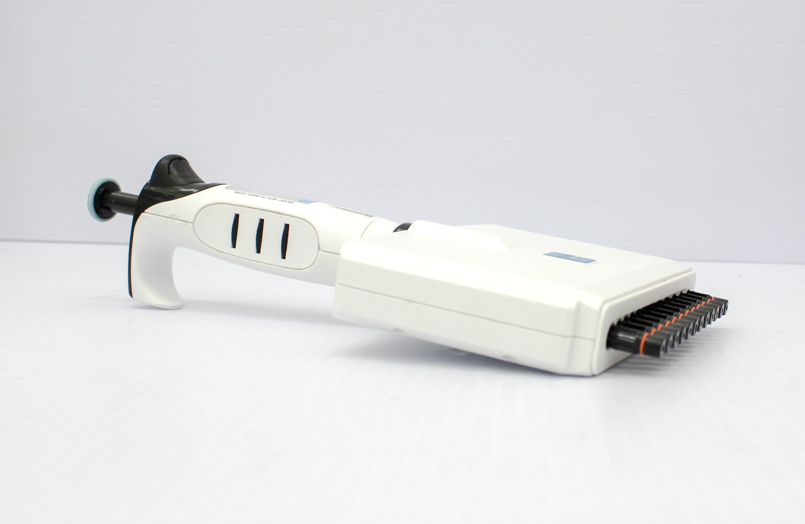Integra 100-1250ul 12-Channel Electronic Pipette Precision 1250ul R (3376772)