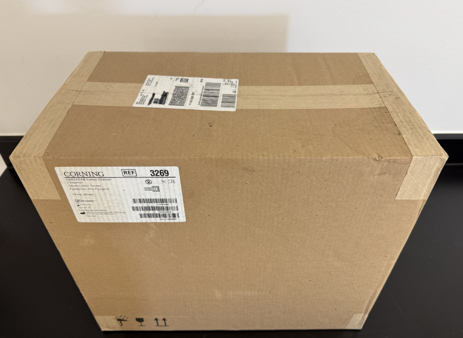 CORNING Polystyrene 1272cm² 2-Chamber TC-Treated CellSTACK W Vent Caps 3269 5/cs