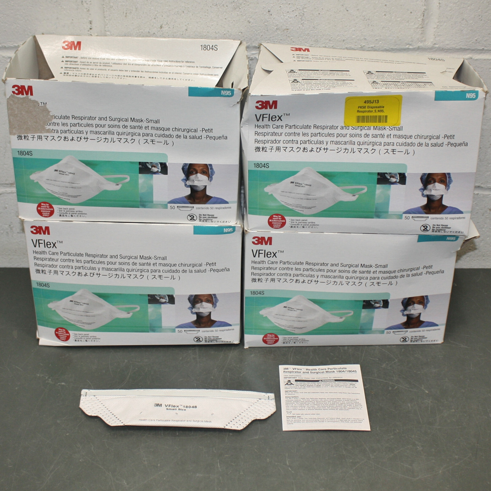 (200) 3M V-Flex Disposable Respirator Mask 1804S, Size S / Small, EXP 02/2029