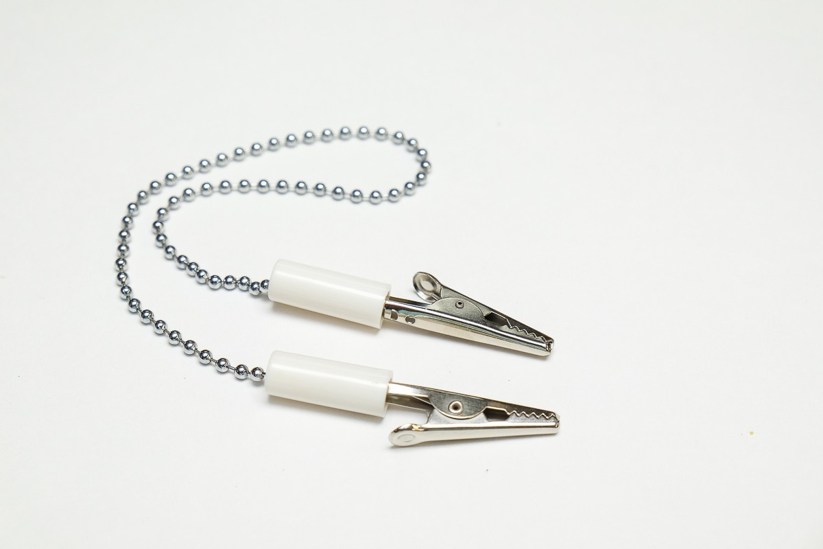 DENTAL BIB HOLDER CLIP FLEXIBLE BALL CHAIN – COLOR CODED WHITE 001-1111