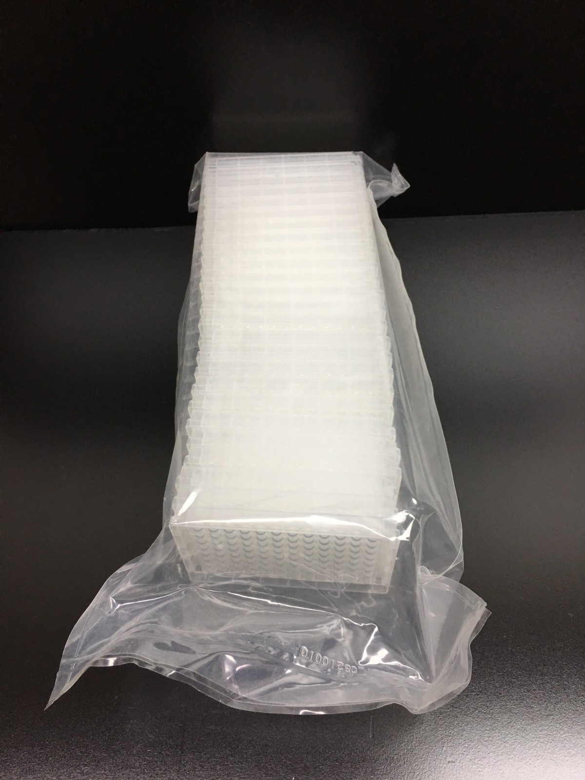 Corning REF 3365 Clear Round Bottom 96 Well Not Treated Microplate Lot 25 PCS