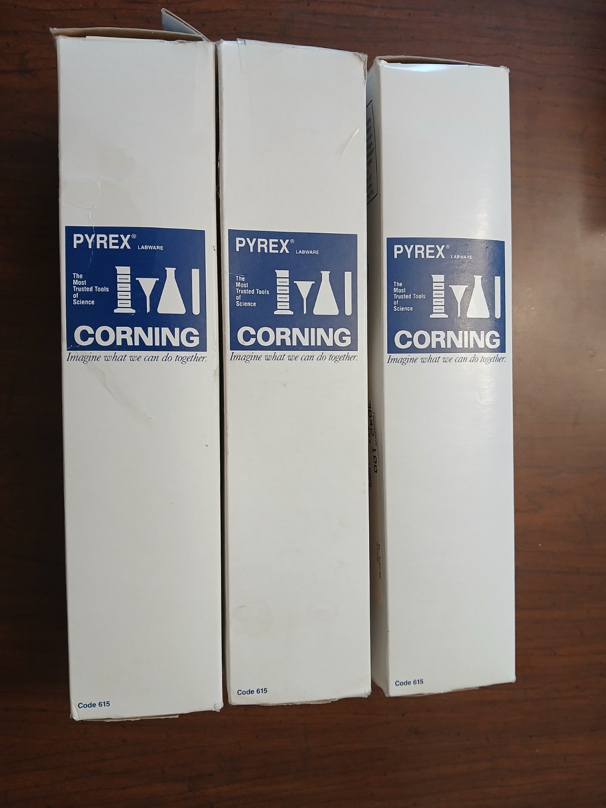 CORNING Pyrex 100ML Graduated Cylinder Hex Base 3042 Red Scale/Spout Made in USA