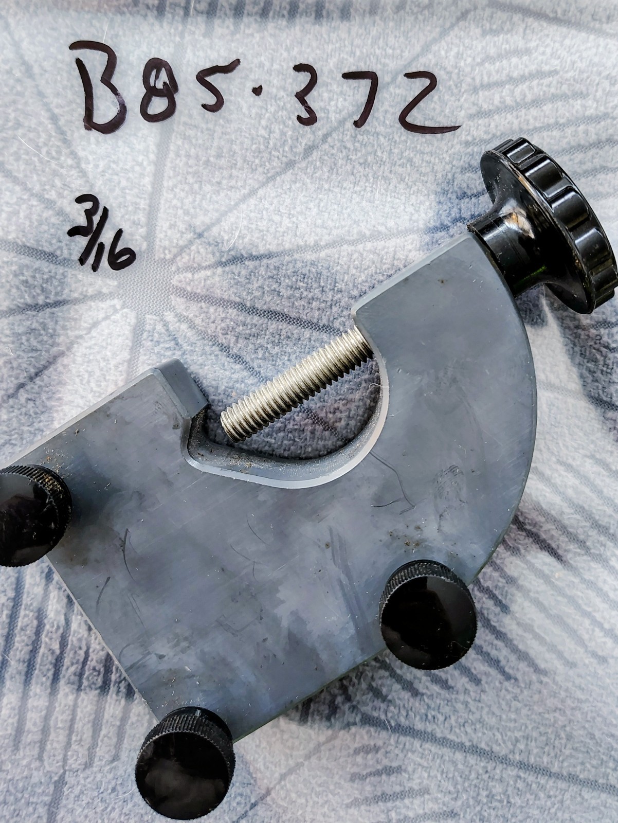🗽ICU MOUNT HOLDER FOR IV POLE MOUNTING MONITORING