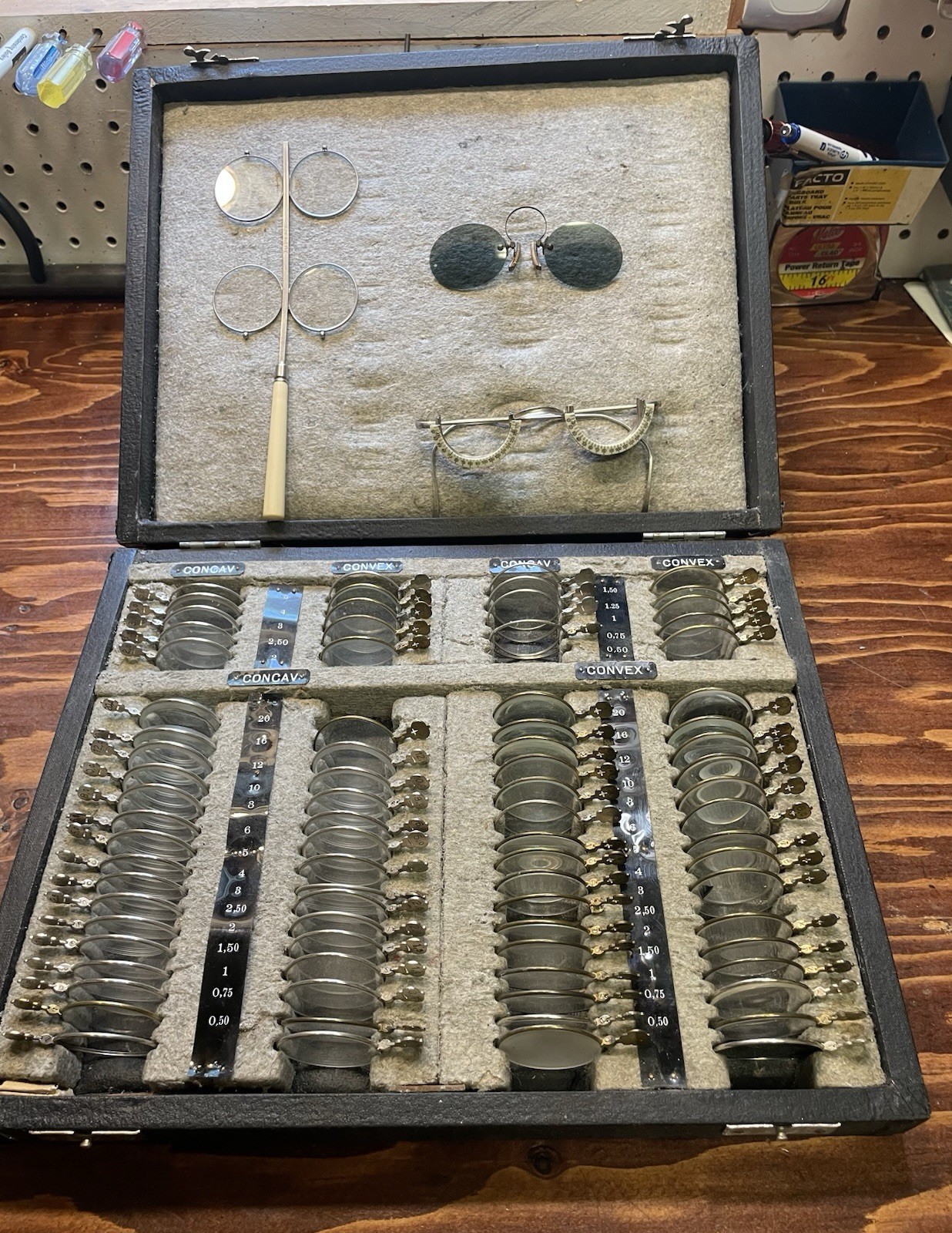 Vintage 1920’s Optometry Eye Test Kit Set C/W Case, 1895 Prescription & Extras