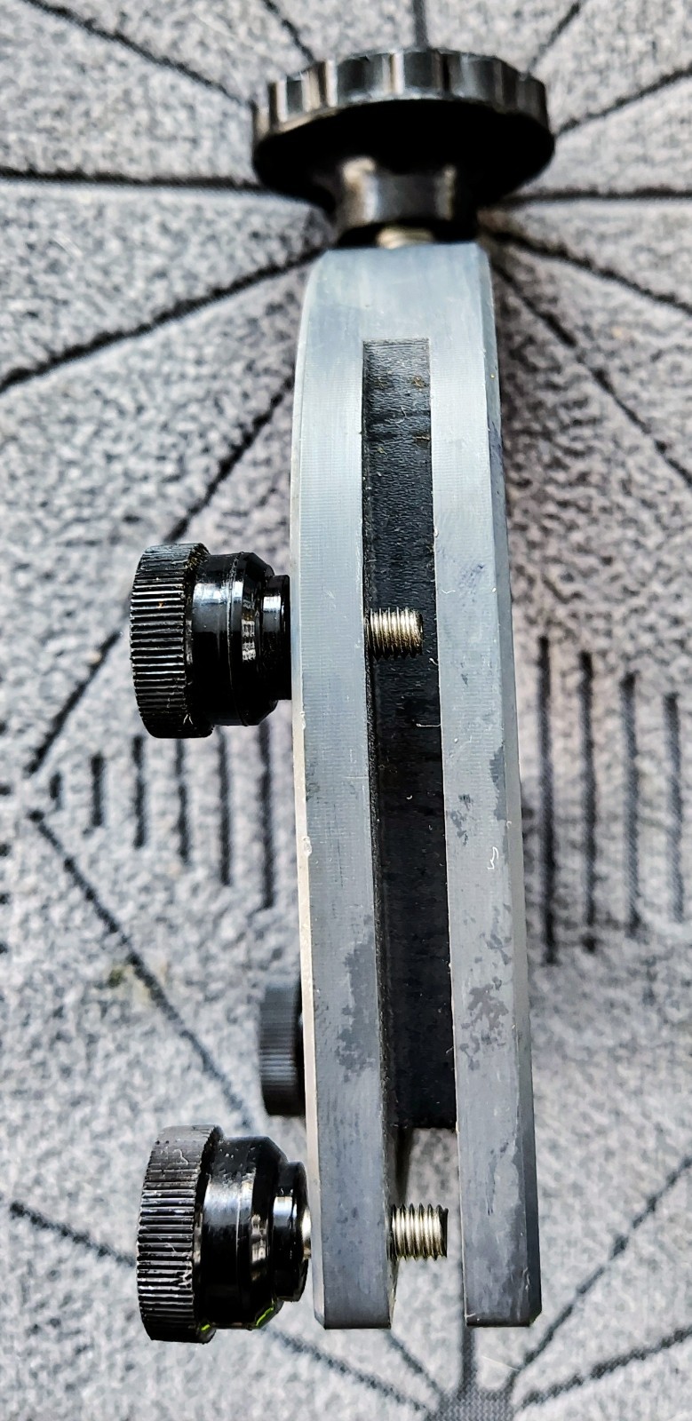🗽ICU MOUNT HOLDER FOR IV POLE MOUNTING MONITORING