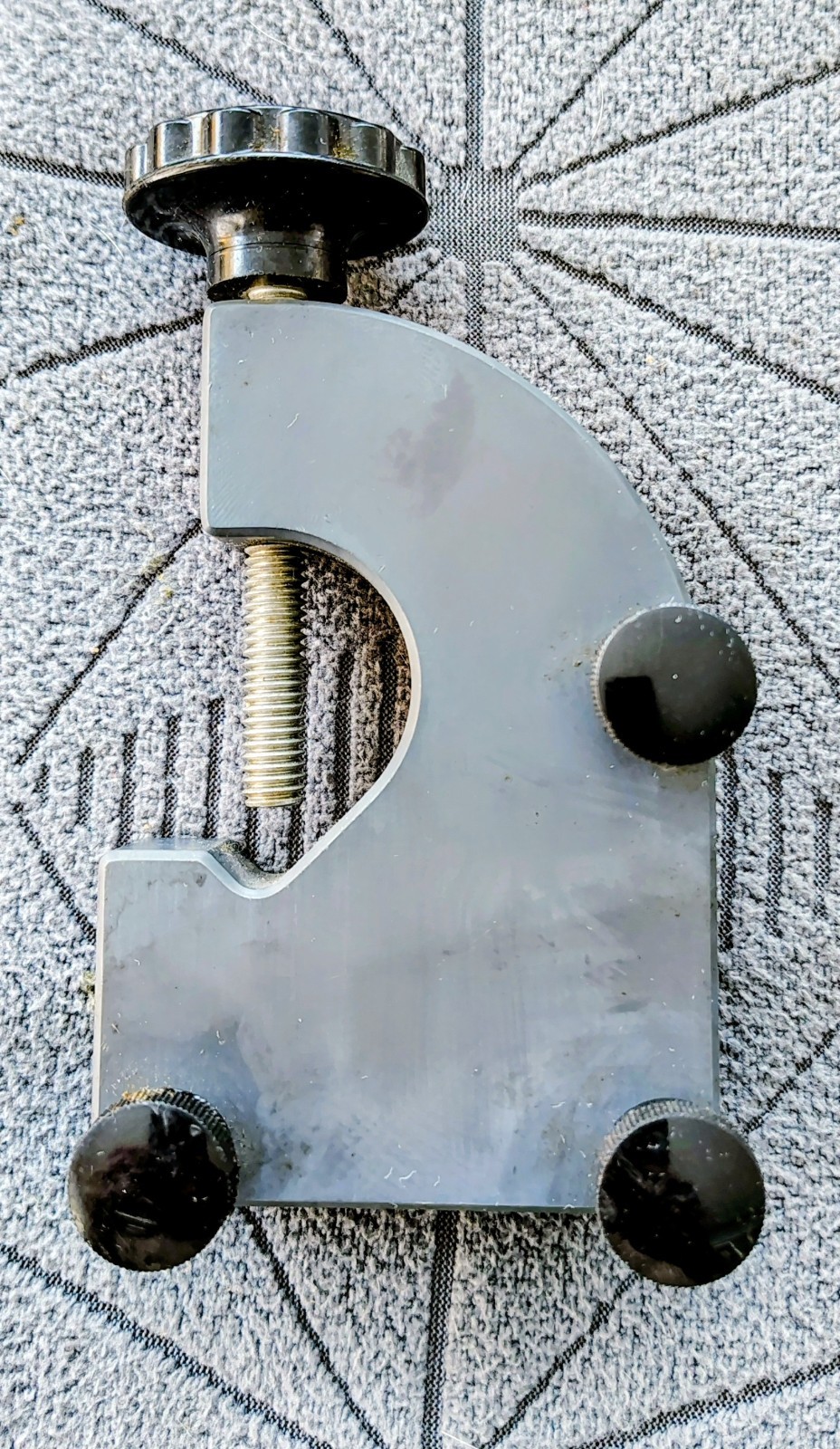 🗽ICU MOUNT HOLDER FOR IV POLE MOUNTING MONITORING