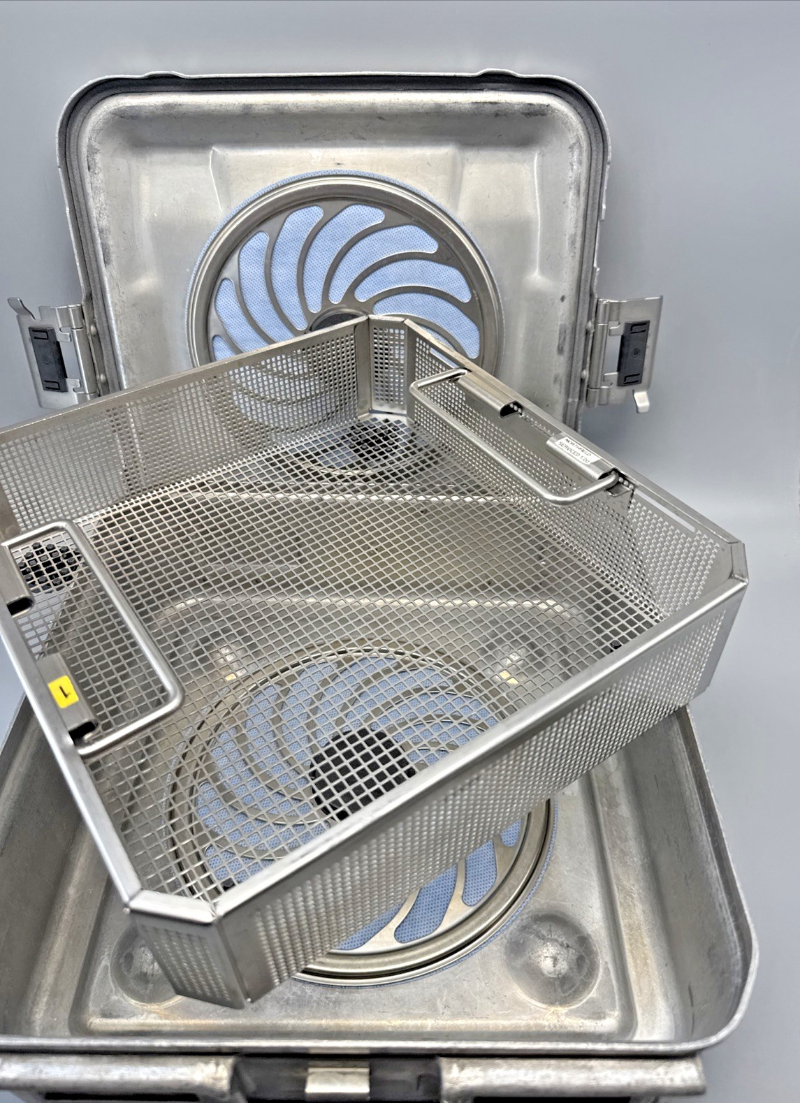 Aesculap JM340 Sterilcontainer S with JF113R Inner Basket and With Lid