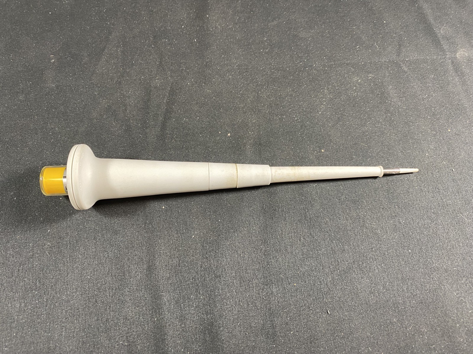 EPPENDORF 25uL Fixed Volume Yellow Manual Single Channel Pipette