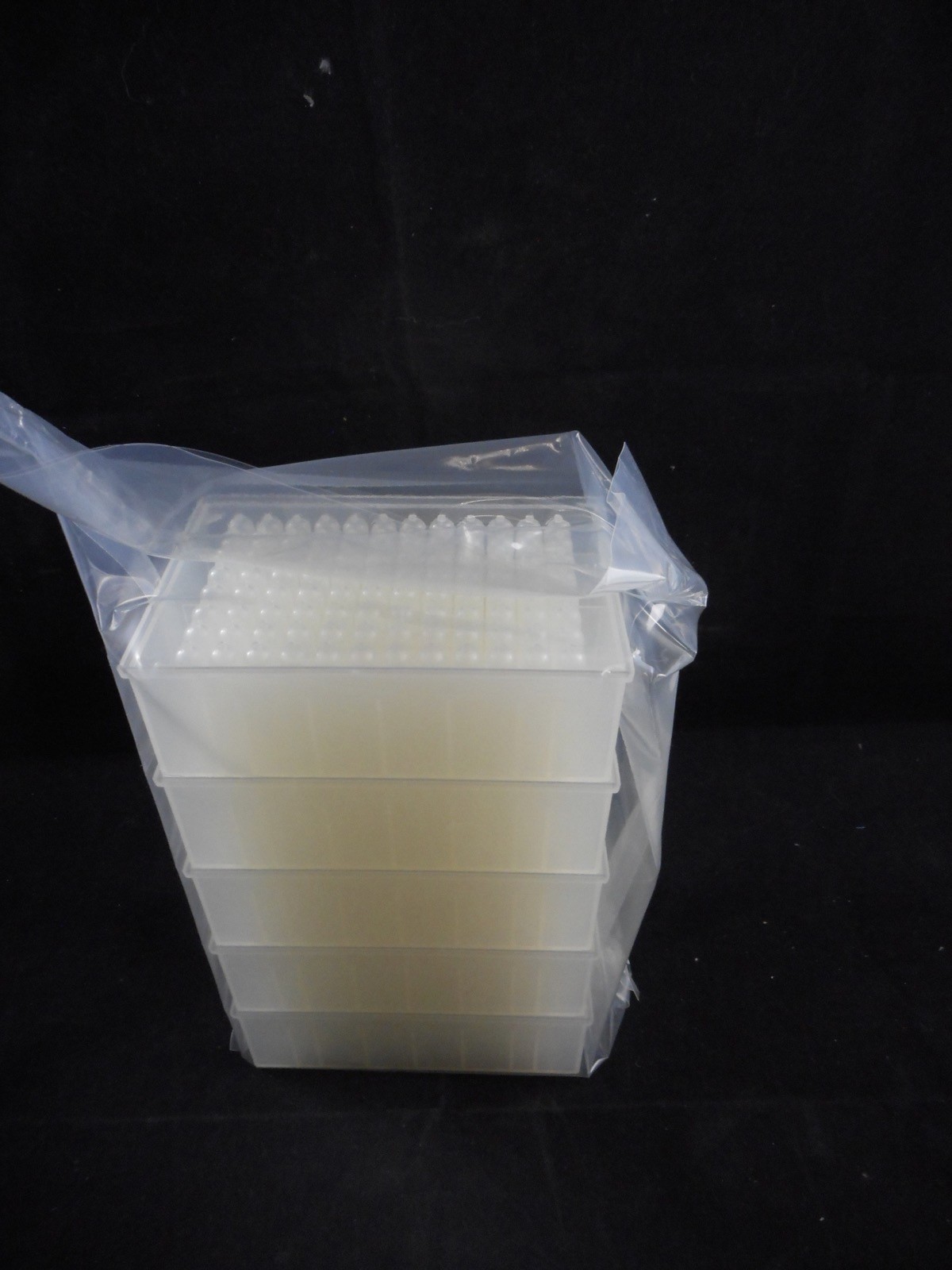 VWR Plastic 1.0 mL 96-Well Deep Round Well Microplates Polypropylene 40002-009