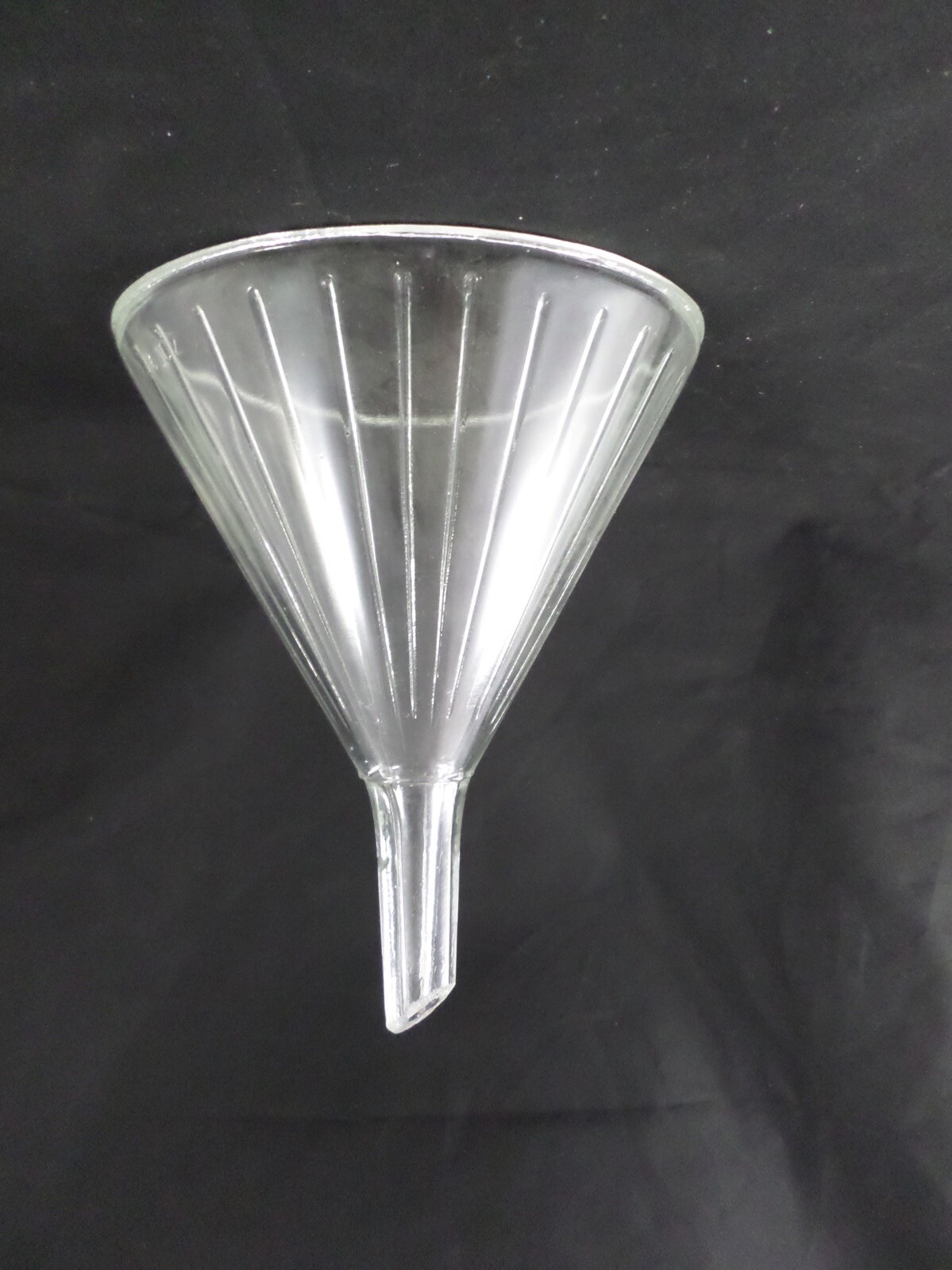 VARIETY GLASS Glass 500mL Filling Funnel 14.5cm OD Mooney Air Vent for Liquids