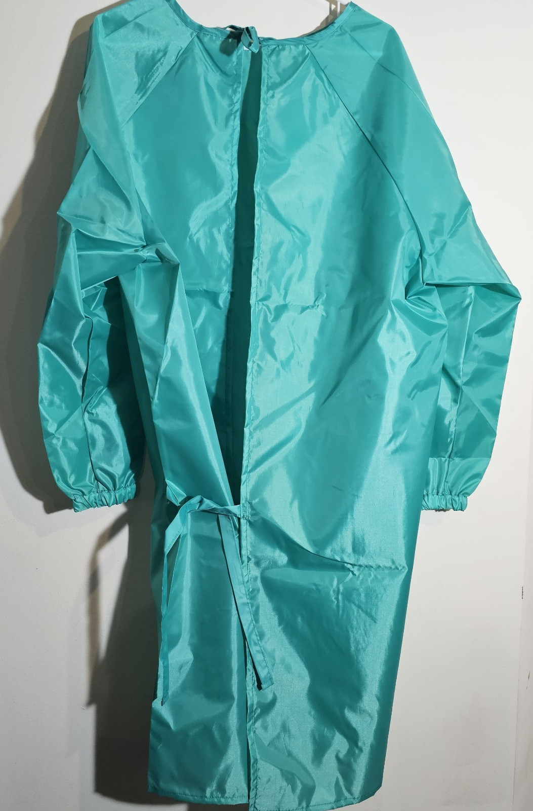 70-Pack Green Poly Isolation Gowns Reusable Fluid-Resistant Individually Sealed