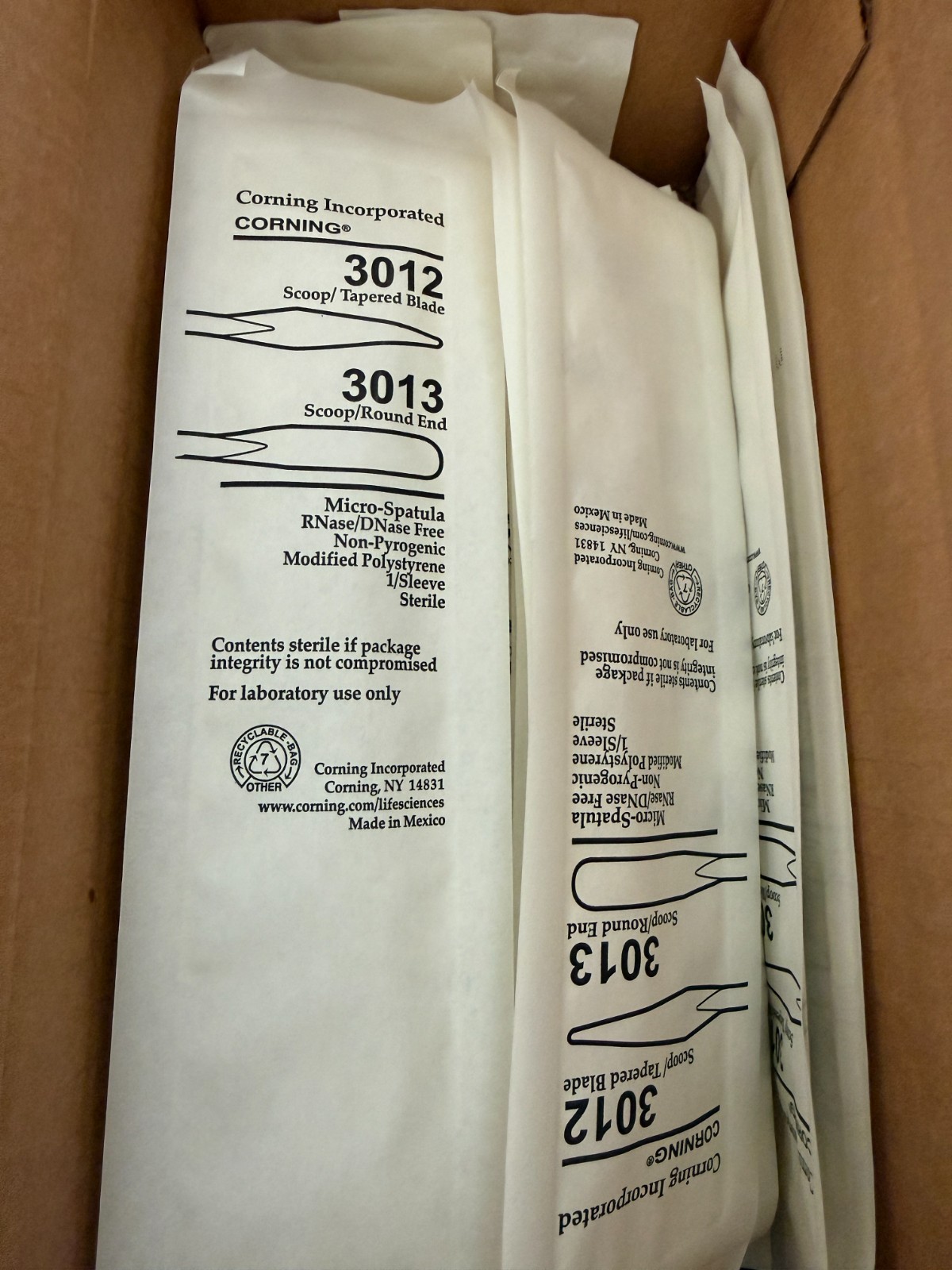NEW 50-PACK Sterile Corning Microspatula V-Shaped Scoop Round Blade 3013 Spatula