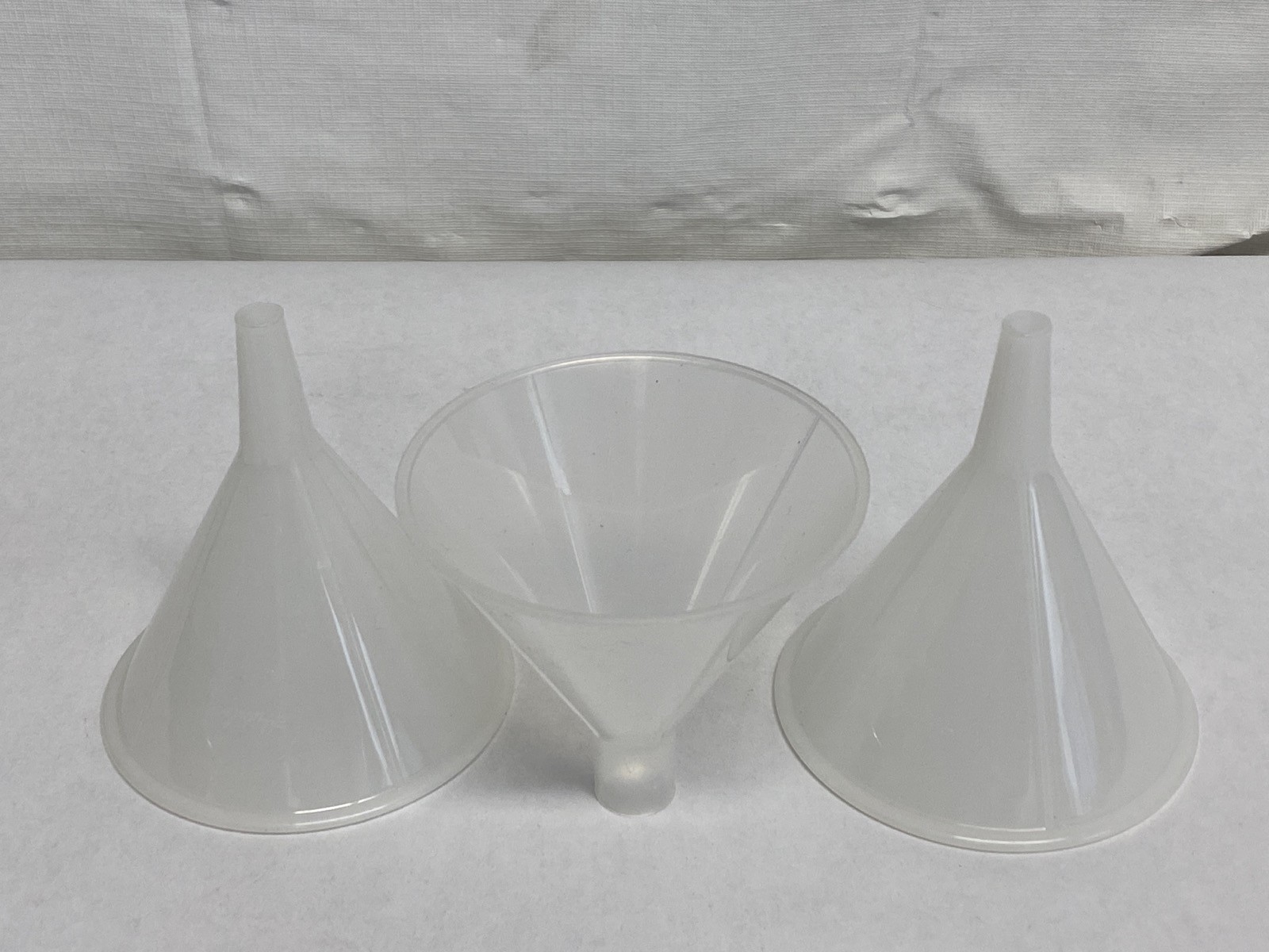 (3 Pc) Laboratory Plastic Liquid & Powder Funnels Ribbed Outside 105mm 108mm OD