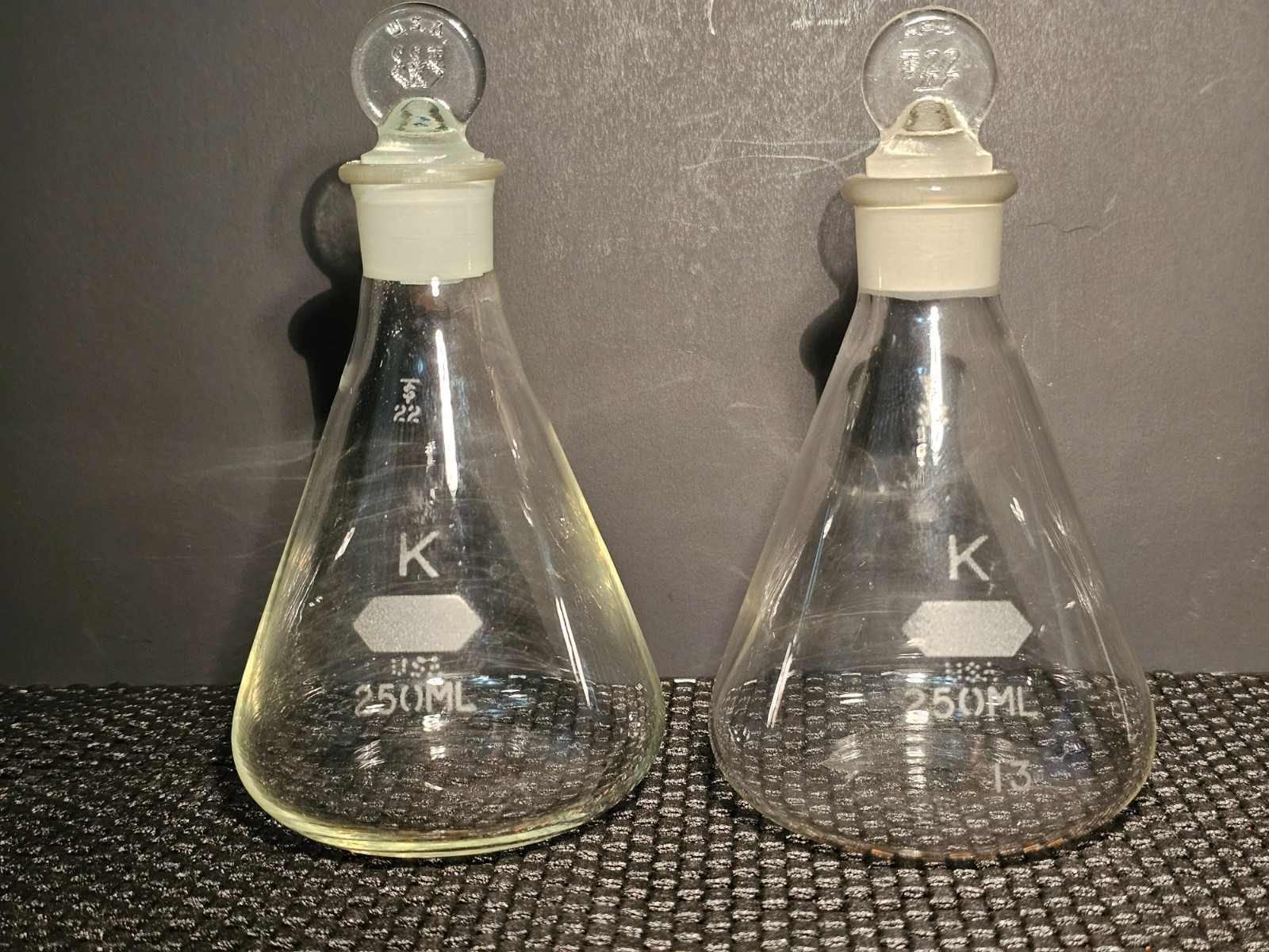 VINTAGE PAIR OF VOLUMETRIC FLASK WITH STOPPERS (K 22 250MM )
