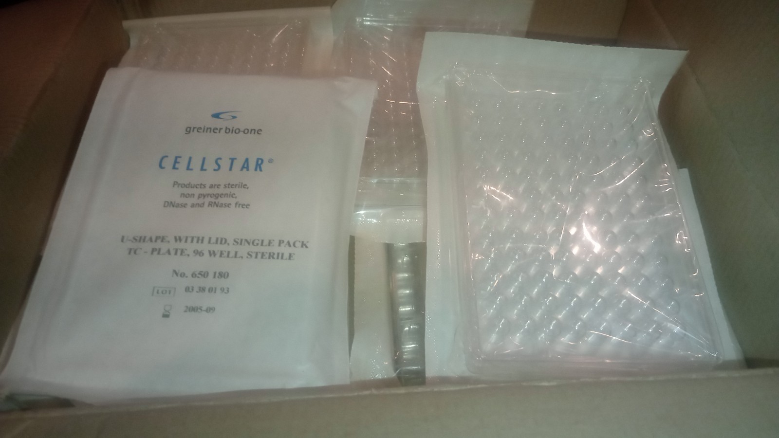 Greiner Bio-One CELLSTAR 96-Well U-Bottom TC Plate w/ Lid Sterile 650180 (60)