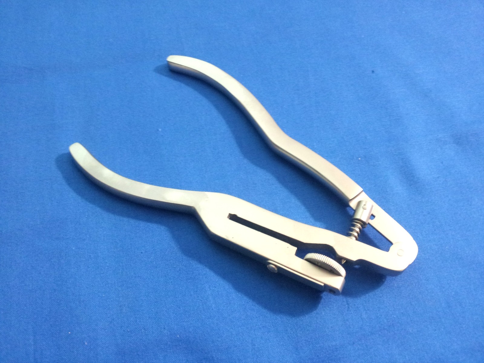 O.R GRADE DENTAL IVORY RUBBER DAM HOLE PUNCH 6.75″ ENDODONTIC INSTRUMENTS