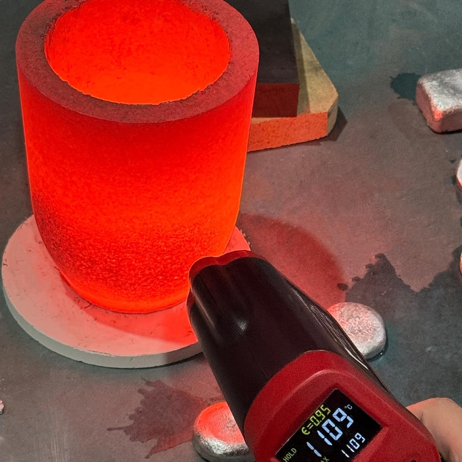 Graphite Crucible, Silicon Carbide Clay Crucible Cup for Melting Casting Refi…